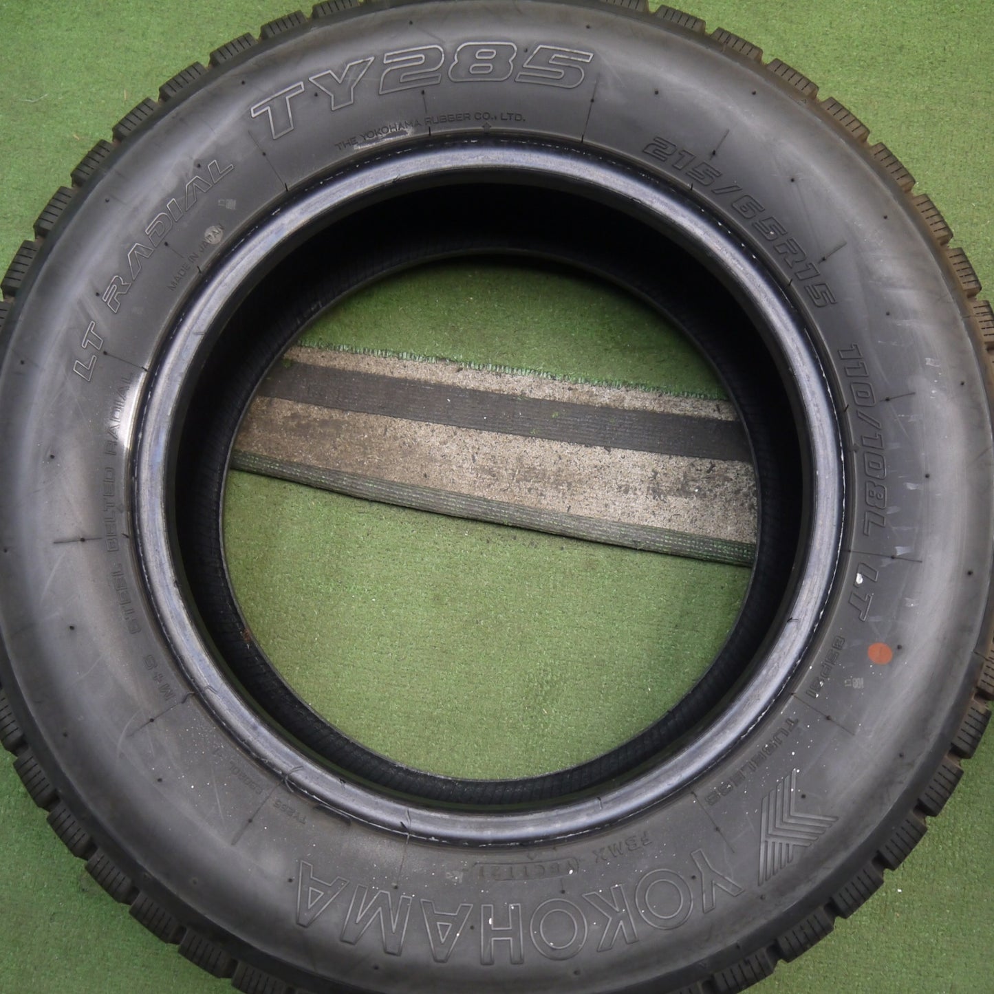 バリ溝！21年！9.5分以上★トラック タイヤ 215/65R15 110/108L ヨコハマ LT ラジアル TY285 ミックス オールシーズン 15インチ★5092904Hノタ