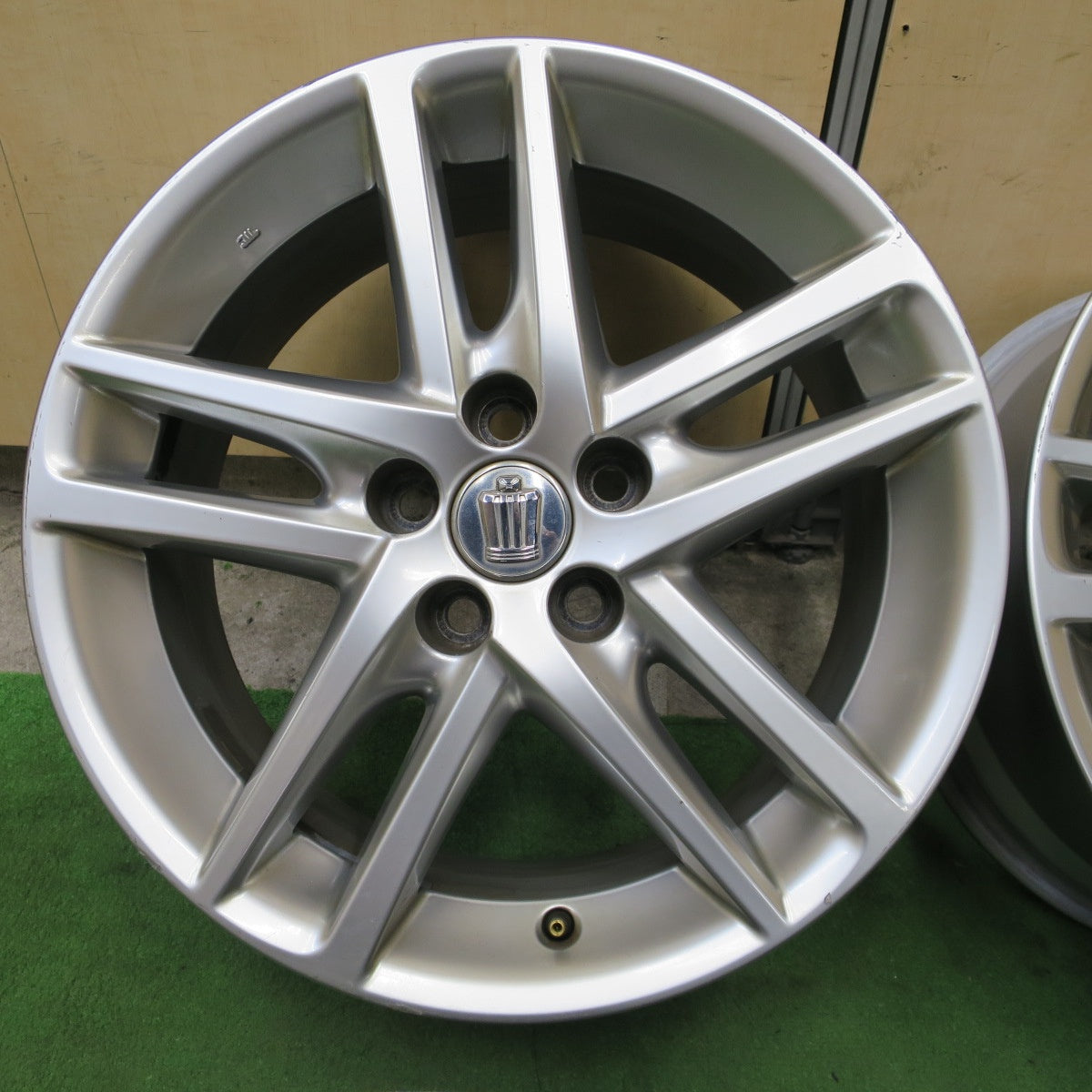 4本価格★トヨタ 200系 クラウン アスリート 純正 ホイール 18インチ 18×8J PCD114.3/5H★6052201NGホ