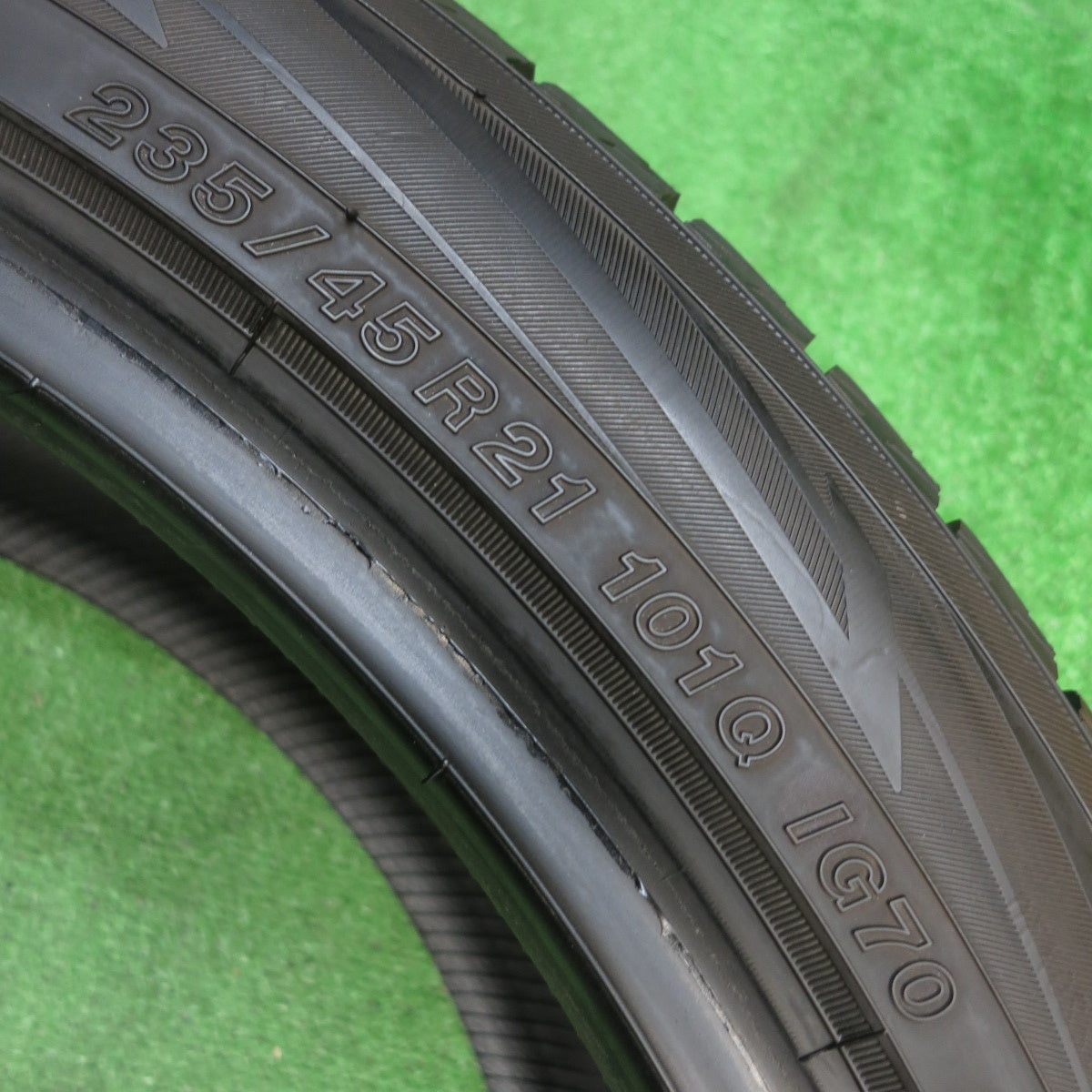 バリ溝！24年！9.5分！2本◎スタッドレス 235/45R21 ヨコハマ アイスガード iG70 タイヤ 21インチ クラウンエステート クラウンスポーツ 等◎6092109KKスタ