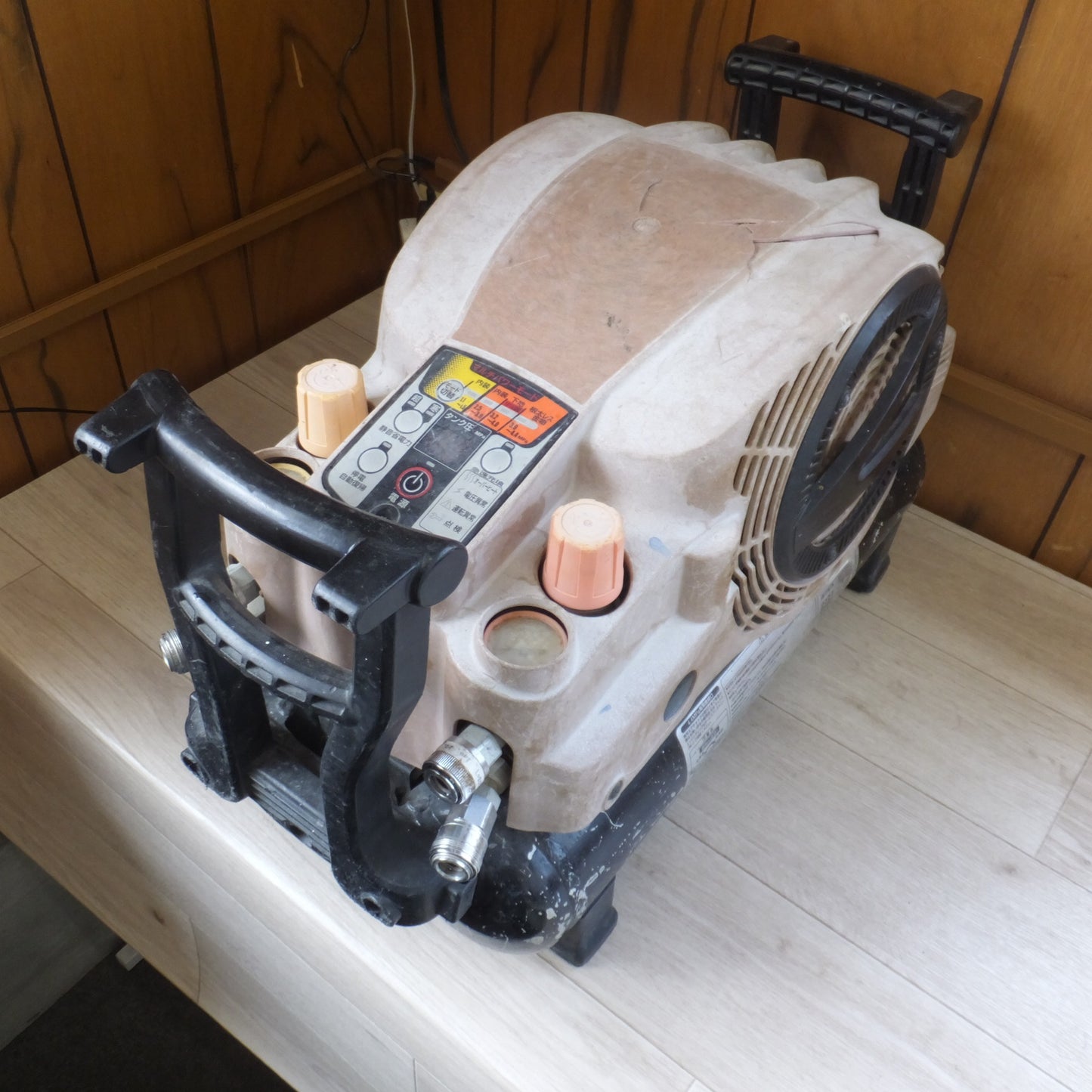 [送料無料] ★マックス MAX スーパーエア・コンプレッサ AK-HL1250E シェルピンク 100V 50/60Hz 15A 1,450W★