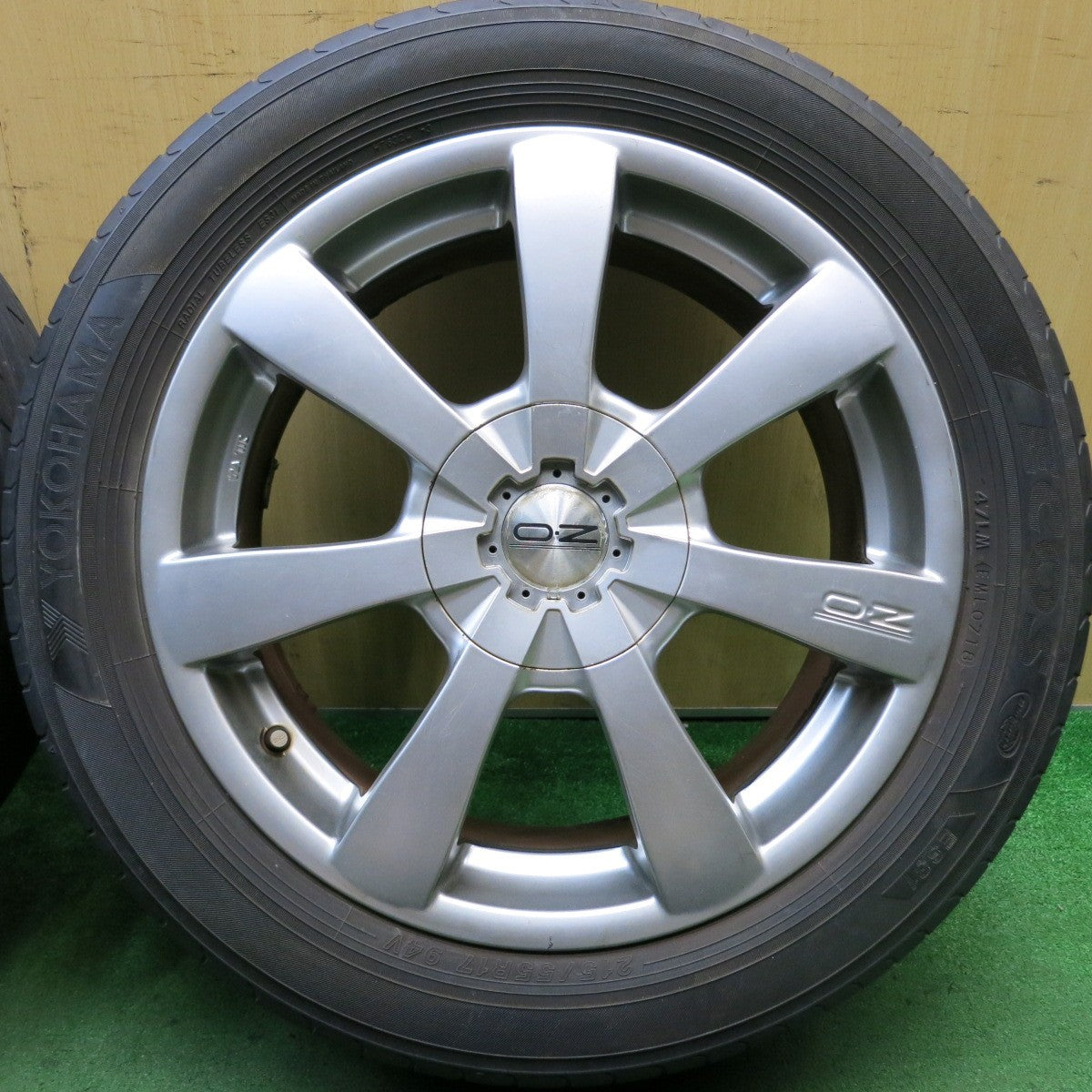 4本価格★O・Z TITAN 215/55R17 ヨコハマ エコス ES31 17インチ OZ チタン PCD 108 114.3/5H マルチ★5071303HAノ