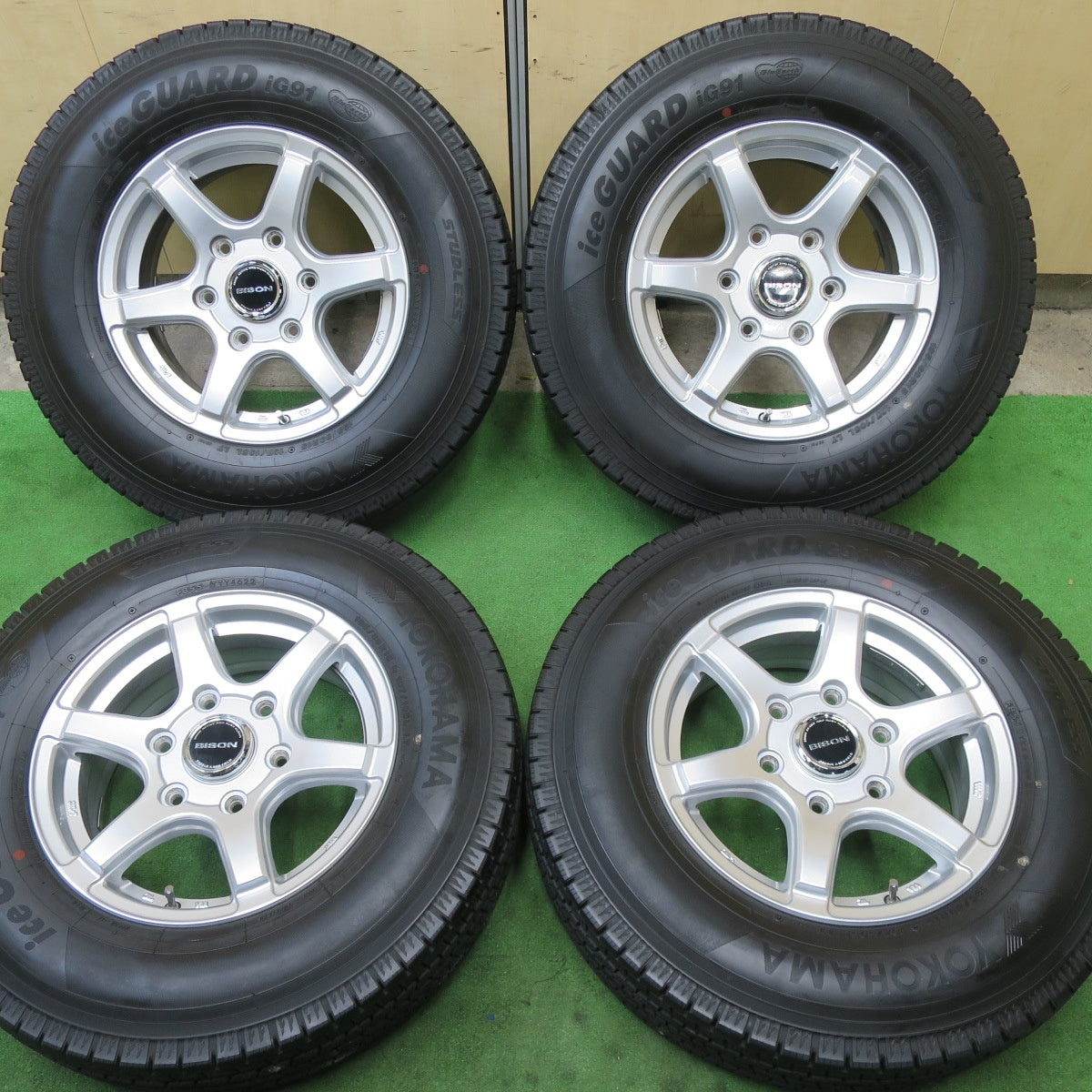 バリ溝！22年！キレイ！9.5分★スタッドレス 195/80R15 107/105L ヨコハマ アイスガード iG91 BISON バイソン 15インチ PCD139.7/6H★5062803TTス