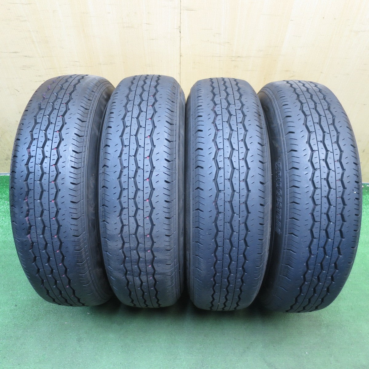 新車外し！26年◎トヨタ ハイエース 純正 スチール 195/80R15 107/105S ブリヂストン エコピア RD613 15インチ PCD139.7/6H◎6091909NJノ