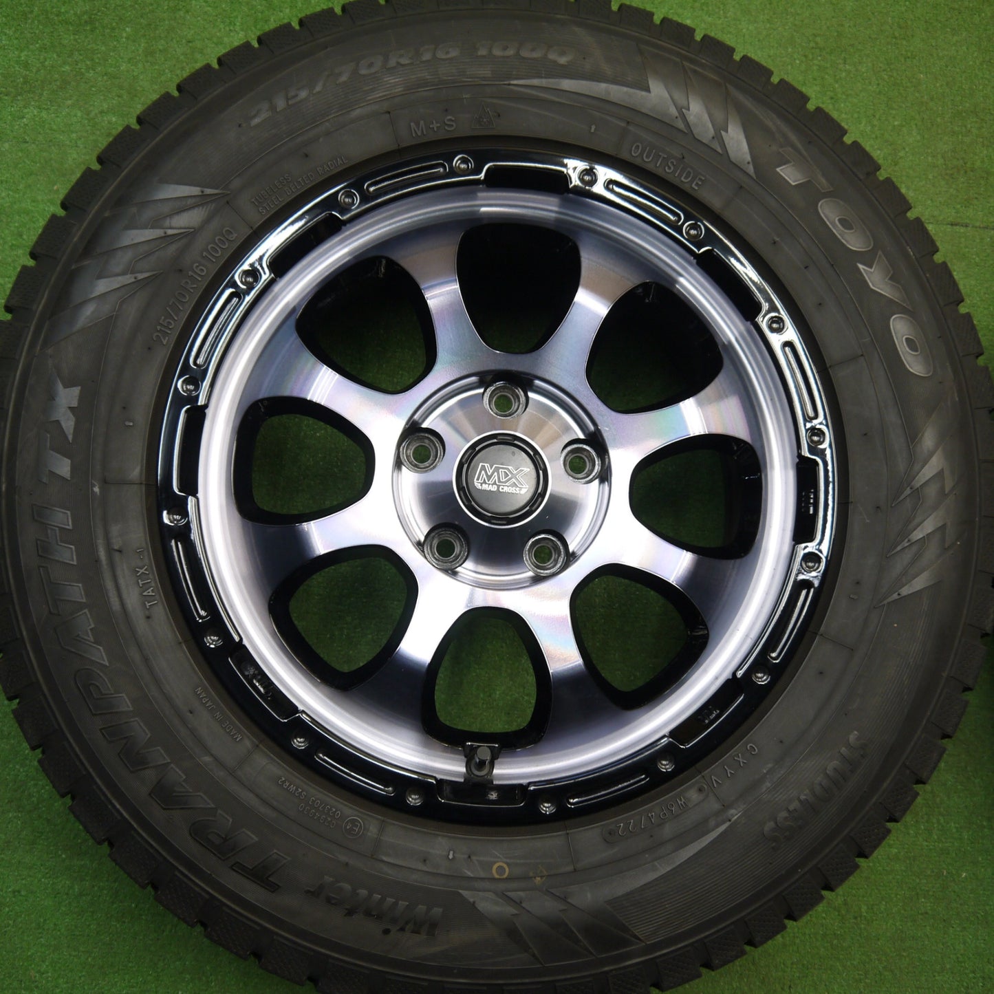 バリ溝！22年！キレイ！9.5分以上★スタッドレス 215/70R16 トーヨー ウインター トランパス TX MX MAD CROSS マッドクロス 16インチ PCD114.3/5H★5121004Hス
