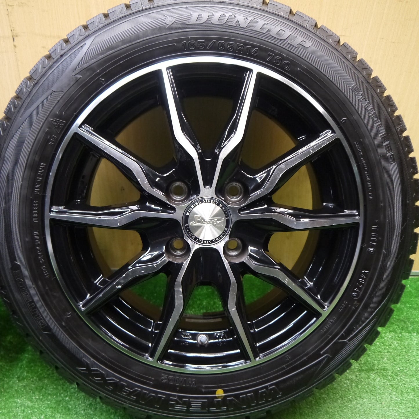 バリ溝！24年！9.5分以上★スタッドレス 165/65R14 ダンロップ ウインターマックス WM02 B-win 社外 アルミ 14インチ PCD100/4H★5112804Hス