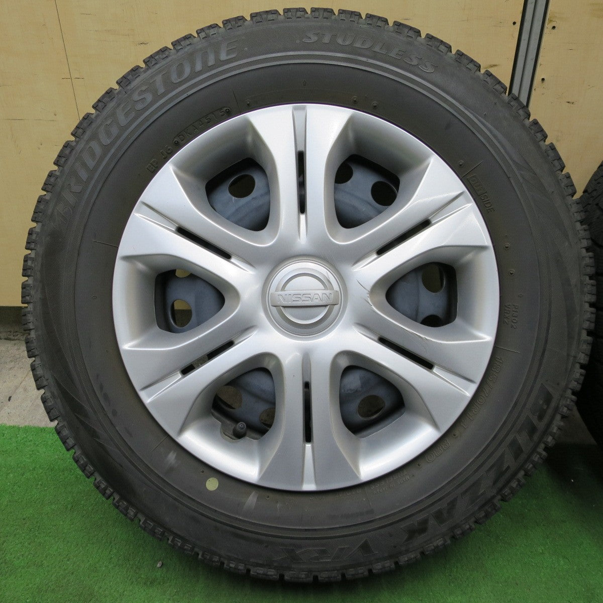 4本価格★日産 ノート 純正 スチール 185/70R14 スタッドレス ブリヂストン ブリザック VRX 14インチ PCD100/4H★6032101ナス