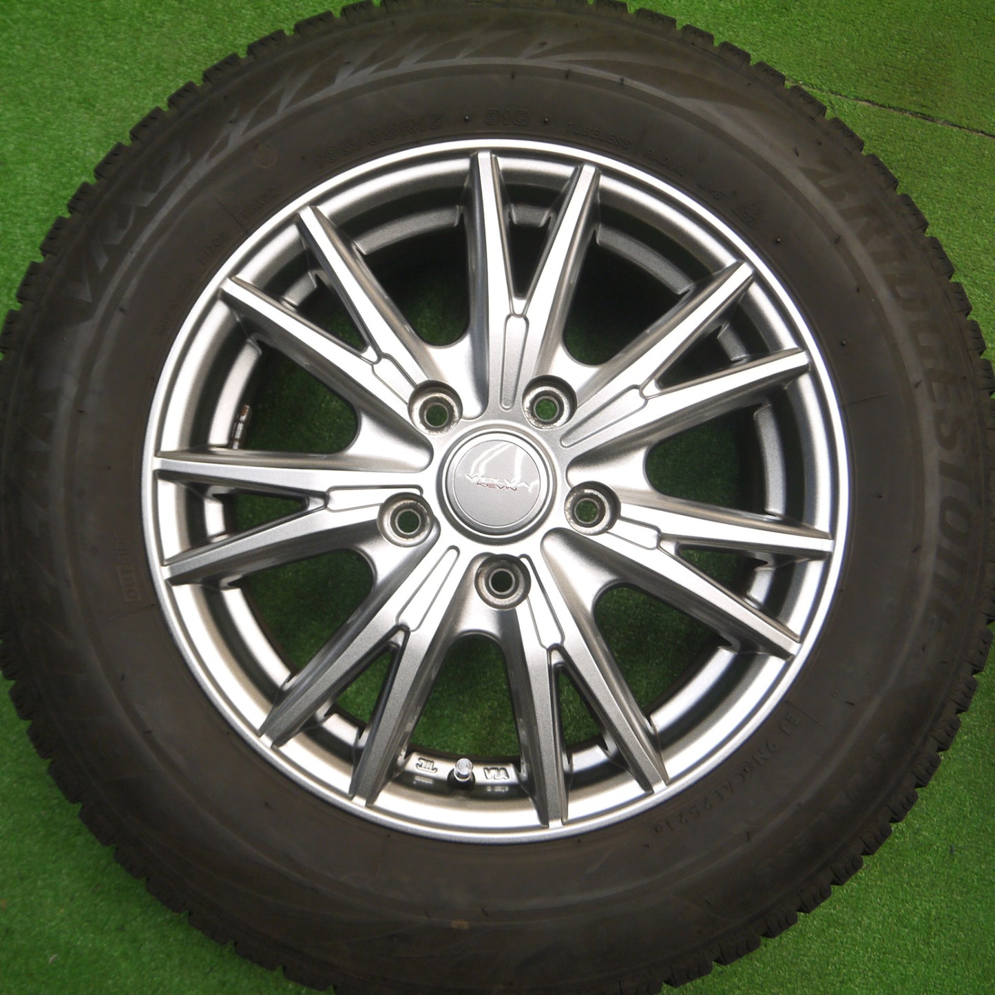 [送料無料] バリ溝！21年！キレイ！8.5分★スタッドレス 195/65R15 ブリヂストン ブリザック VRX2 VELVA KEVIN ヴェルヴァ 15インチ PCD114.3/5H★4112203Hス