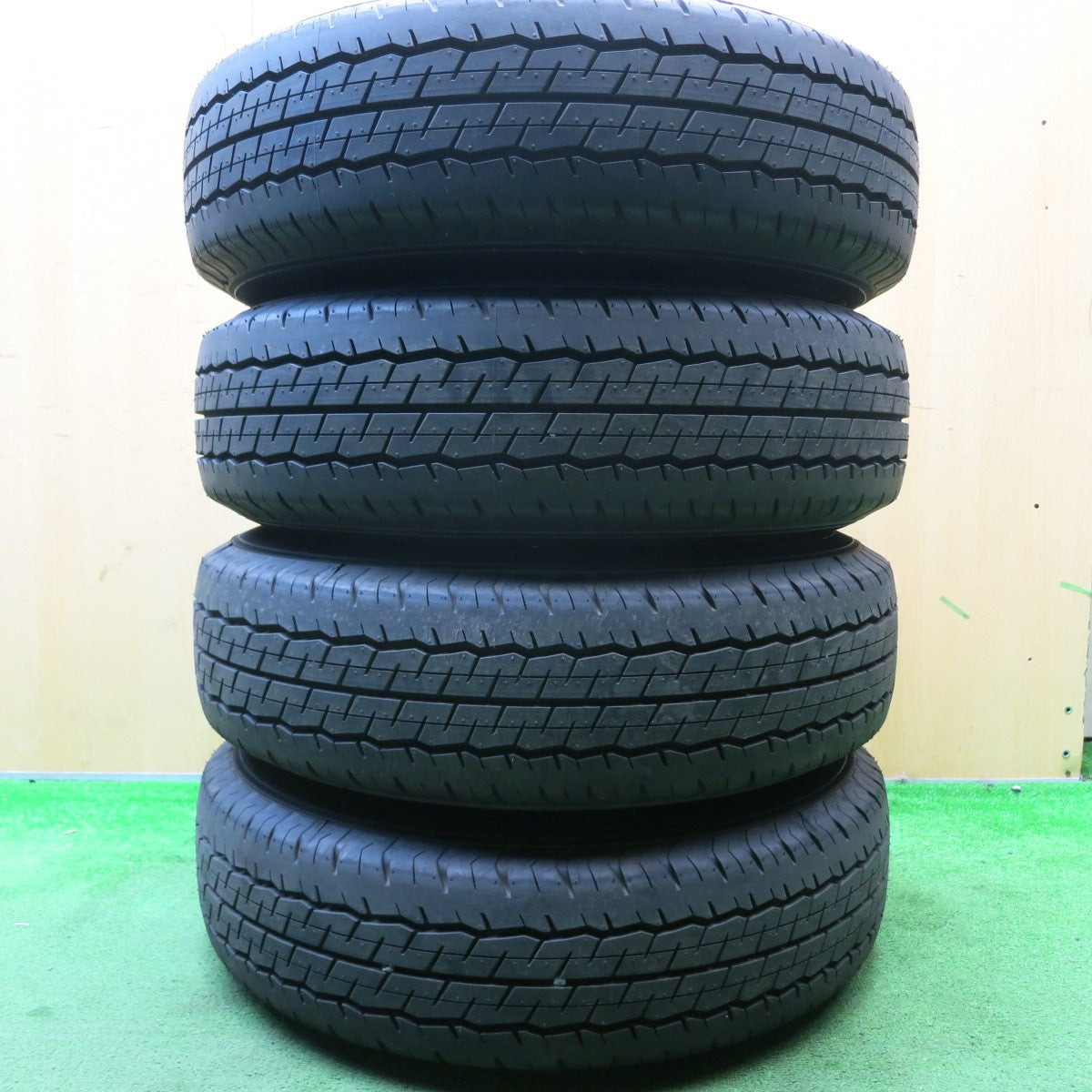 新車外し！23年★トヨタ ハイエース 純正 スチール 195/80R15 107/105N ダンロップ SP175N 15インチ PCD139.7/6H★5050302HAノ