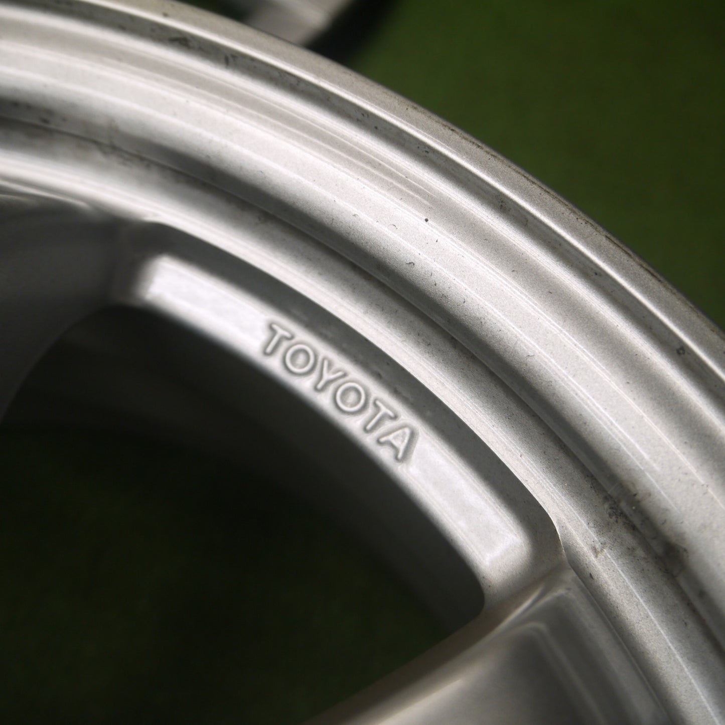 *送料無料* 新車外し★トヨタ 50系 プリウス 純正 ホイール 15インチ 15×6.5J PCD100/5H★4062401Hホ