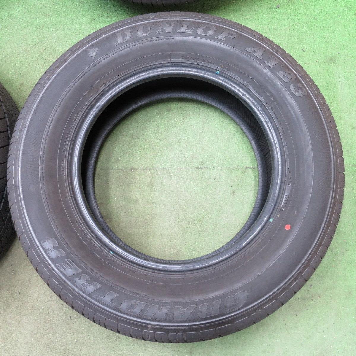 新車外し！25年★265/65R18 ダンロップ AT23 グラントレック タイヤ 18インチ ランクル 250 300 等★6063004NGノタ
