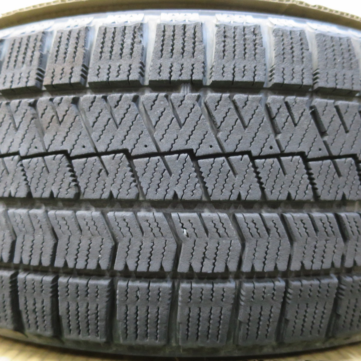 バリ溝！8.5分★MINI F55 F56 ミニ クーパー F54 クラブマン 等 純正 205/45R17 スタッドレス ブリヂストン ブリザック VRX2 17インチ PCD112/5H★5122912イス
