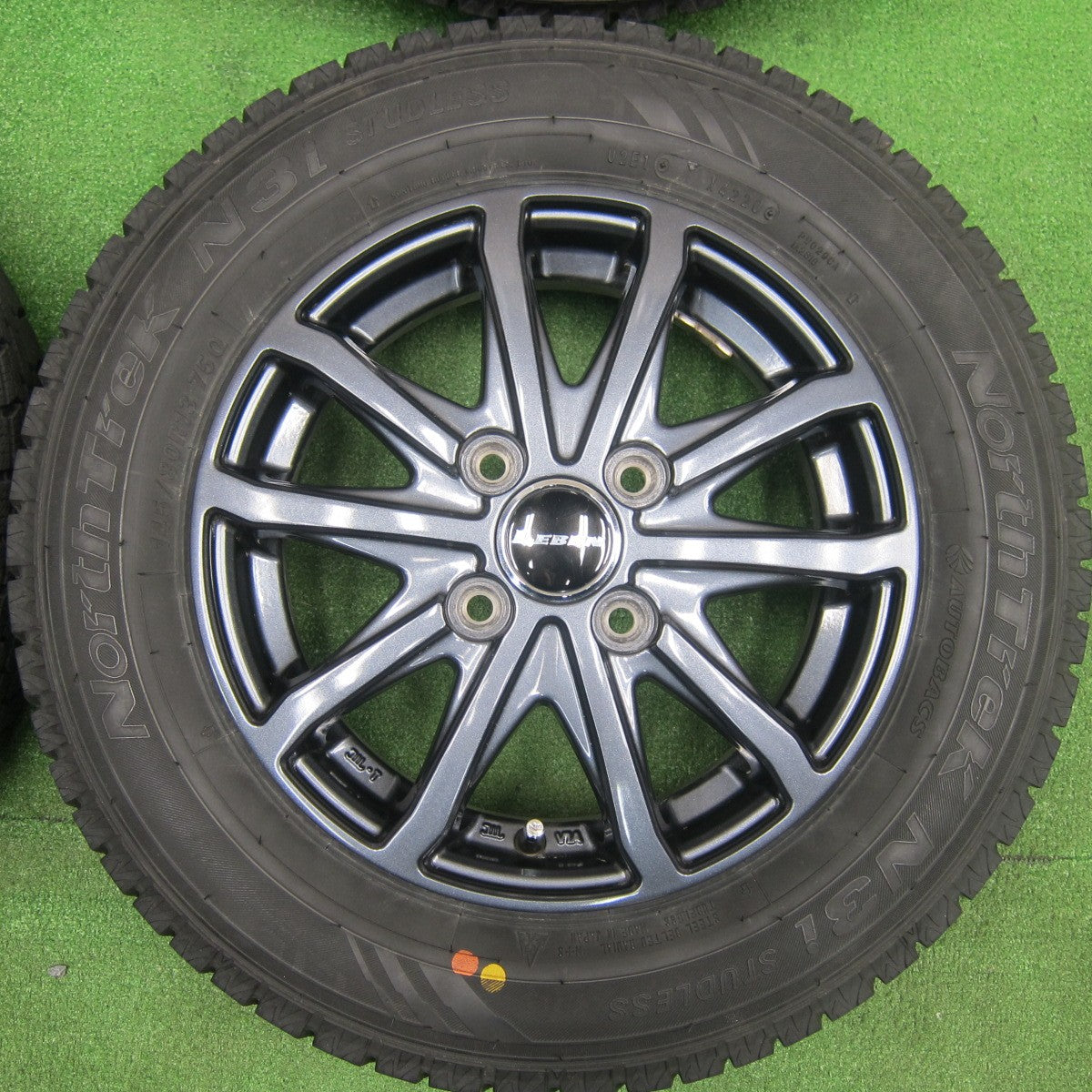 [送料無料] バリ溝！20年！キレイ！9.5分以上★スタッドレス 145/80R13 オートバックス ノーストレック N3i LEBEN レーベン 13インチ PCD100/4H★4121004TNス