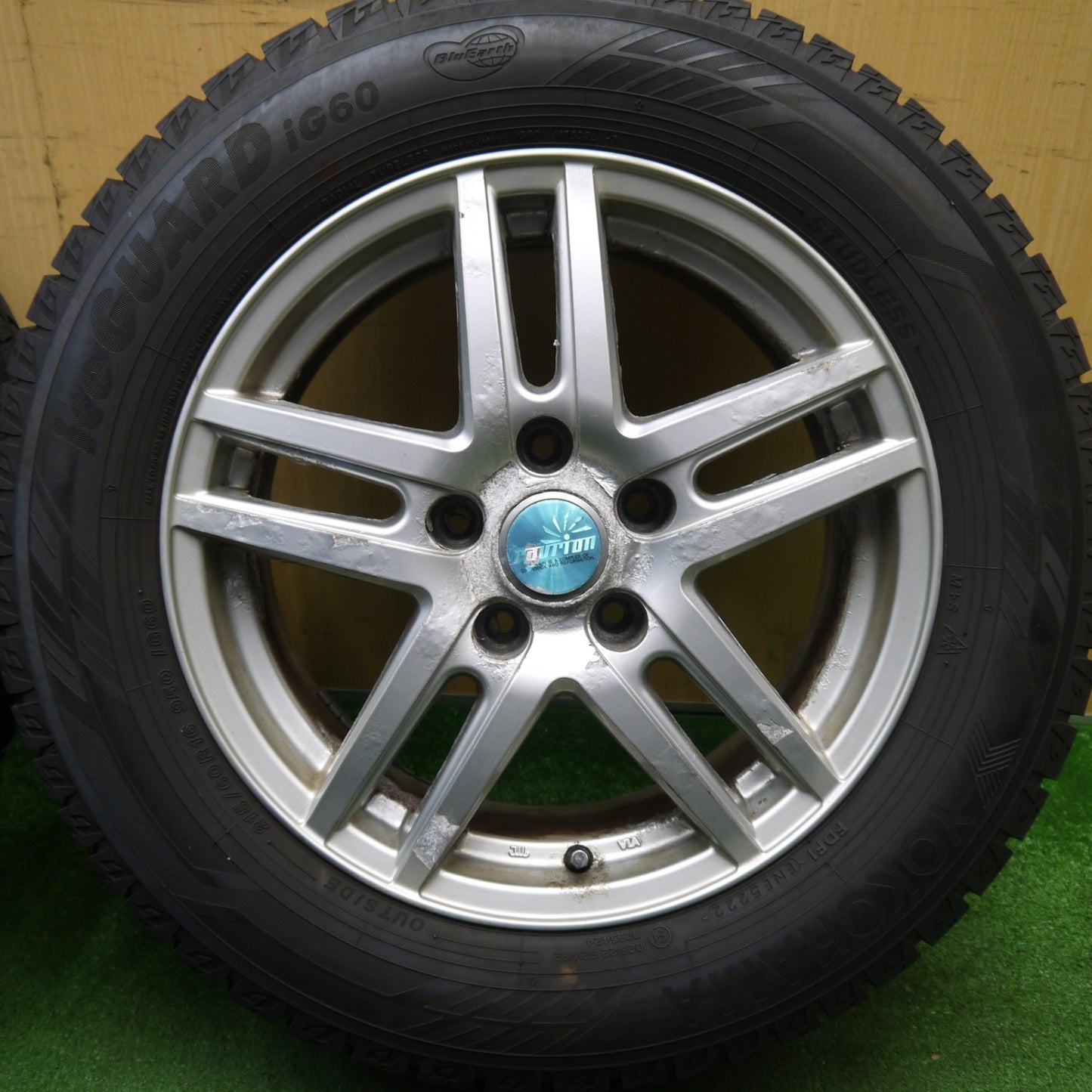 超バリ溝！22年！ほぼ10分★スタッドレス 215/60R16 ヨコハマ アイスガード iG60 ravrion ラブリオン 16インチ PCD114.3/5H★6021004Hス