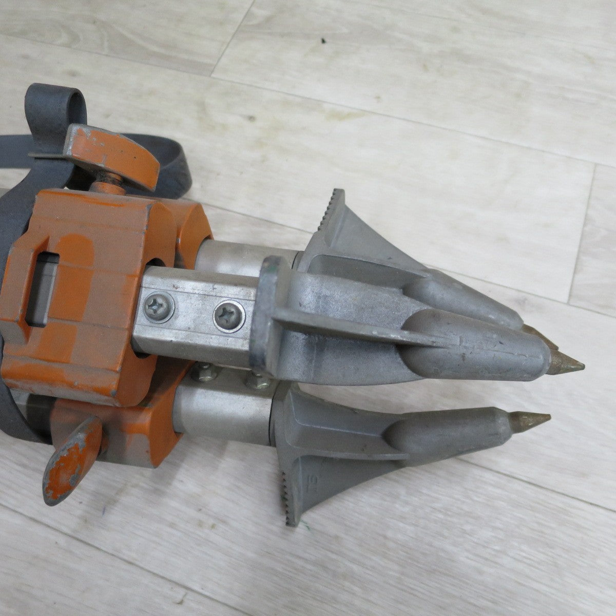 [送料無料] 三脚付き◆Nikon ニコン オートレベル AE-7C 三脚付 自動レベル 測量器 測量機 土木測量◆