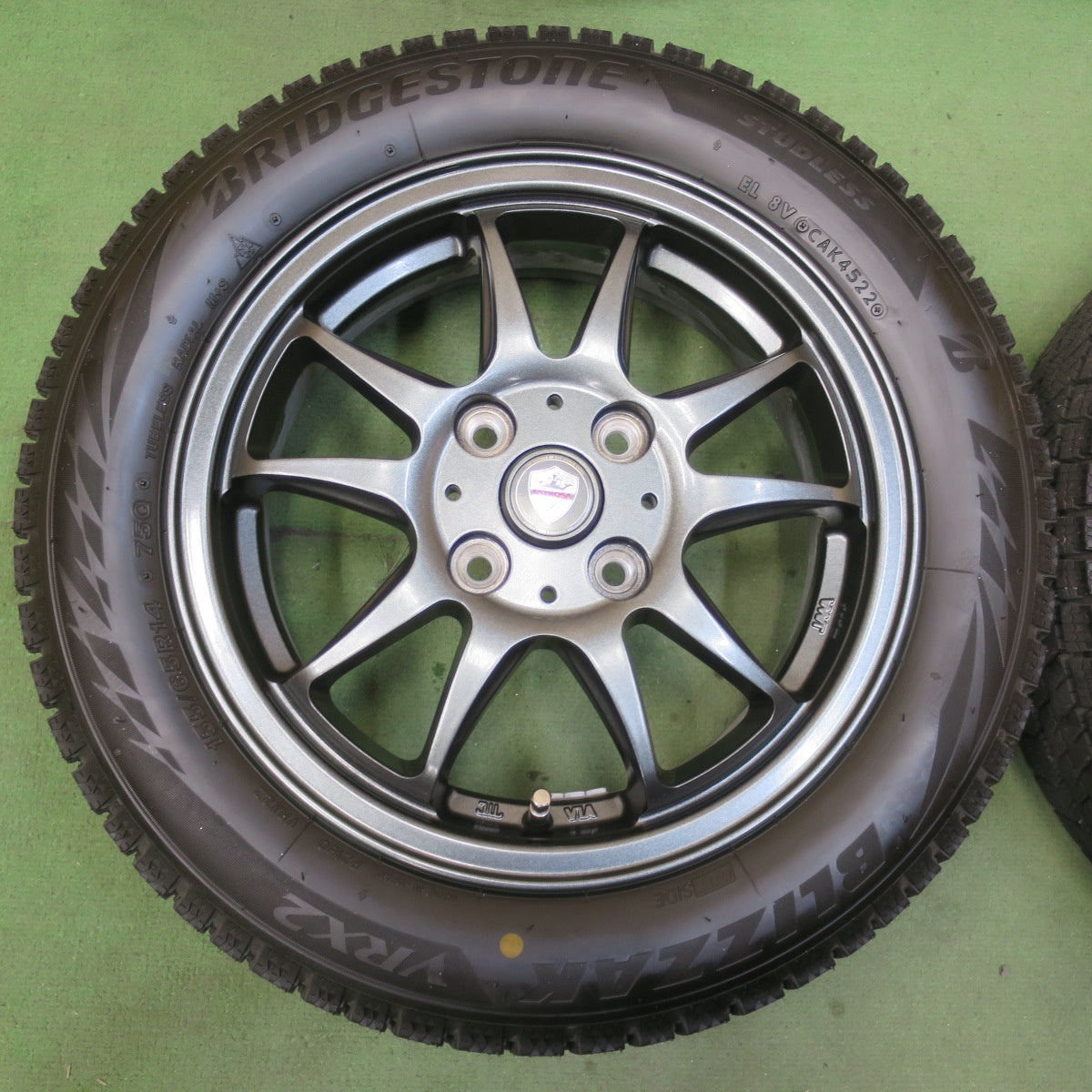 バリ溝！22年！キレイ！ほぼ10分★スタッドレス 155/65R14 ブリヂストン ブリザック VRX2 ESTROSA EST-5T エステローザ 14インチ PCD100/4H★5112107イス