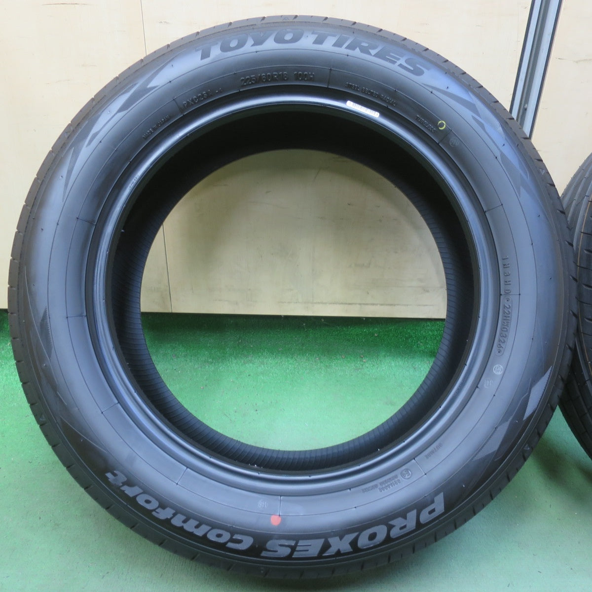 新車外し！26年★225/60R18 トーヨー プロクセス Comfort コンフォート タイヤ 18インチ 40系 アルファード ヴェルファイア ハリアー RAV4 等★6062412イノタ