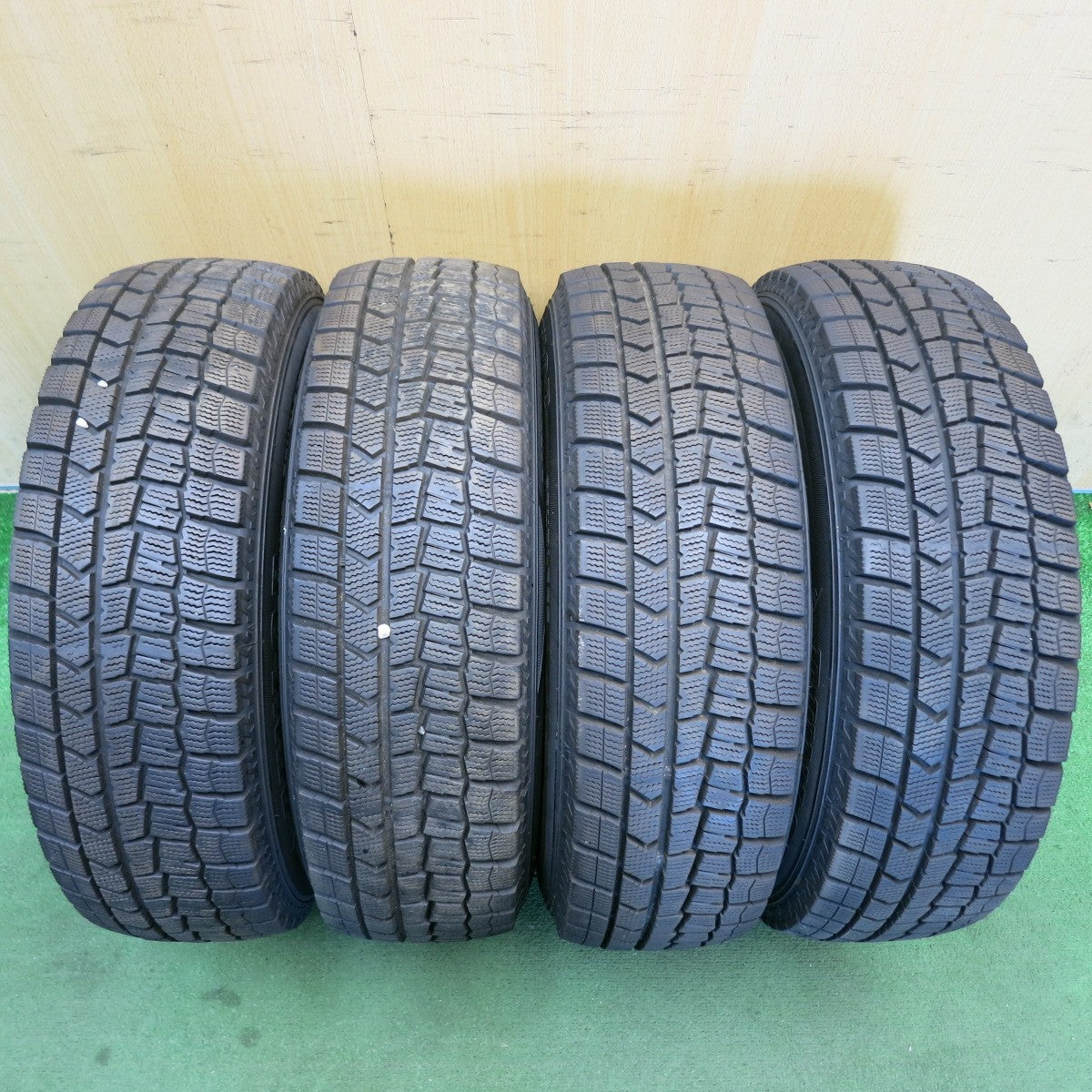 バリ溝！キレイ！9.5分◎スタッドレス 185/70R14 ダンロップ ウインターマックス WM02 AZ SPORTS AZスポーツ 14インチ PCD100/4H◎6080204HAス