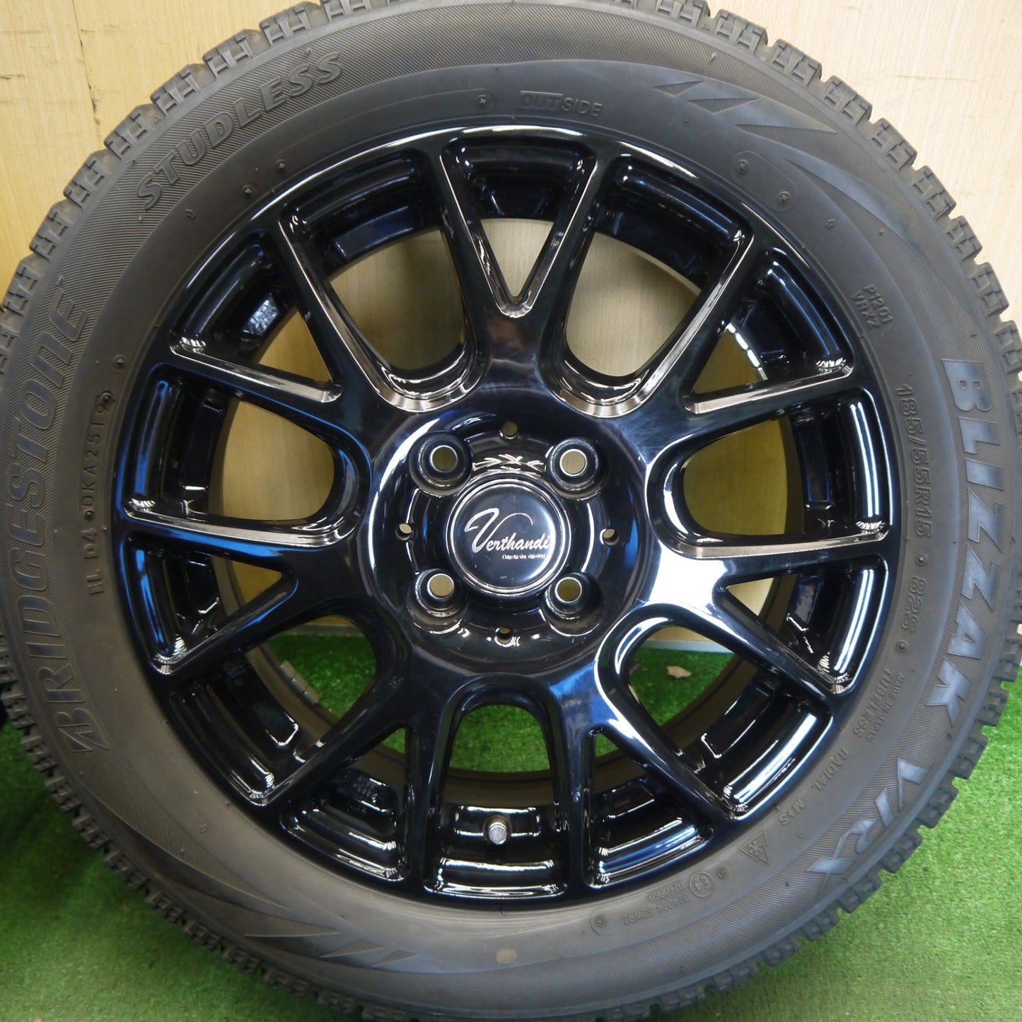 バリ溝！キレイ！9分◎スタッドレス 185/55R15 ブリヂストン ブリザック VRX Verthandi ヴェルザンディ 15インチ PCD100/4H◎6061705Hス