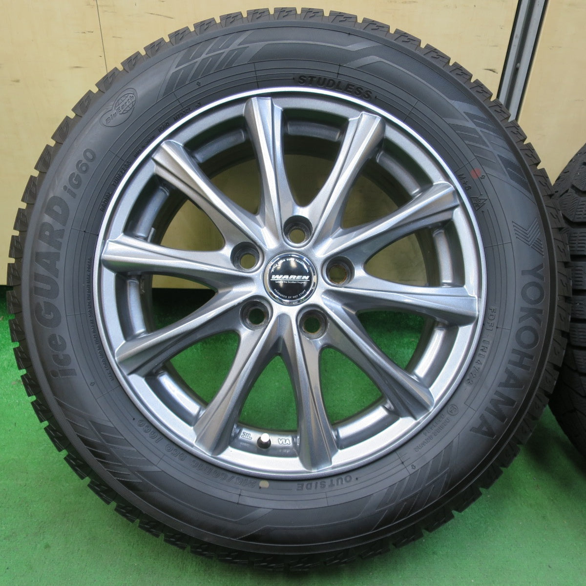 [送料無料] バリ溝！23年！9.5分★スタッドレス 215/60R16 ヨコハマ アイスガード iG60 WAREN ヴァーレン 16インチ PCD114.3/5H★4110802イス