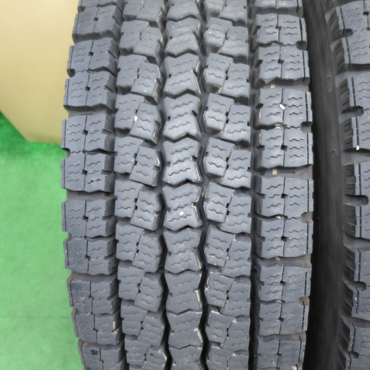 バリ溝！25年！9.5分★トラック タイヤ 245/70R19.5 136/134J スタッドレス トーヨー M919 19.5インチ★6033002NKスタ
