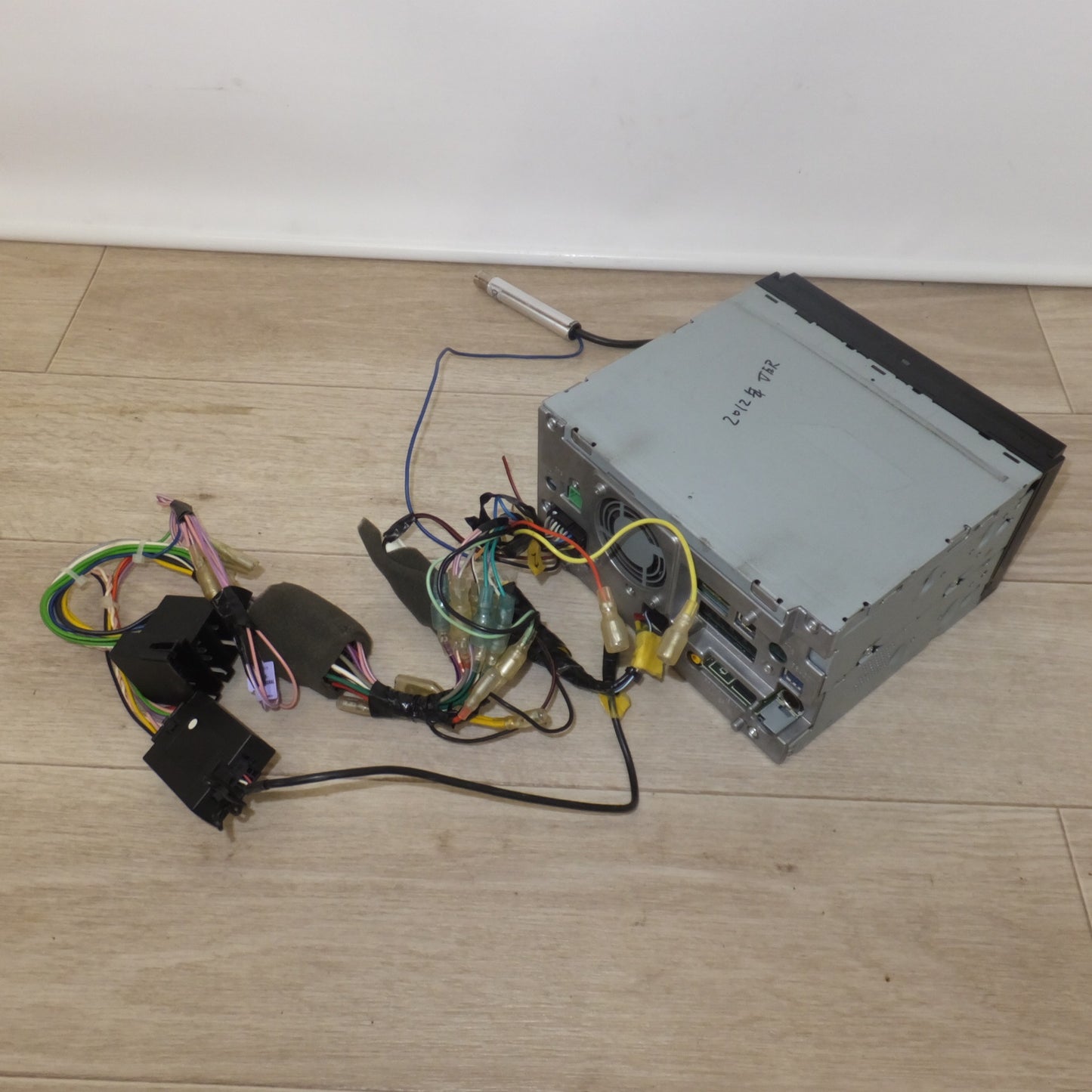 [送料無料] ★カロッツェリア carrozzeria AV一体型HDDナビゲーション AVIC-ZH77[44]★