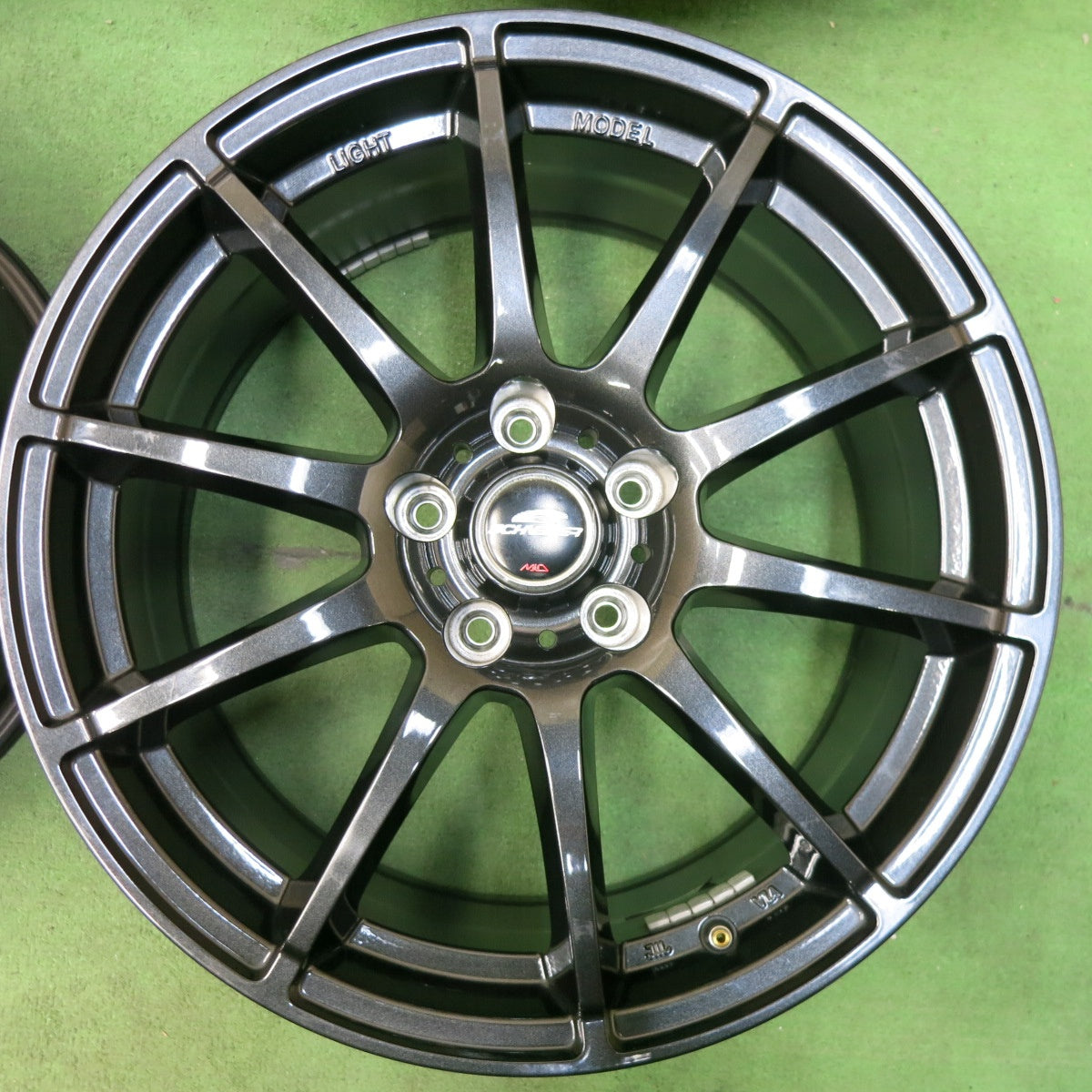 [送料無料] キレイ★SCHNEIDER MiD シュナイダー マルカ 18インチ ホイール 18×8J PCD114.3/5H★5011702SYホ