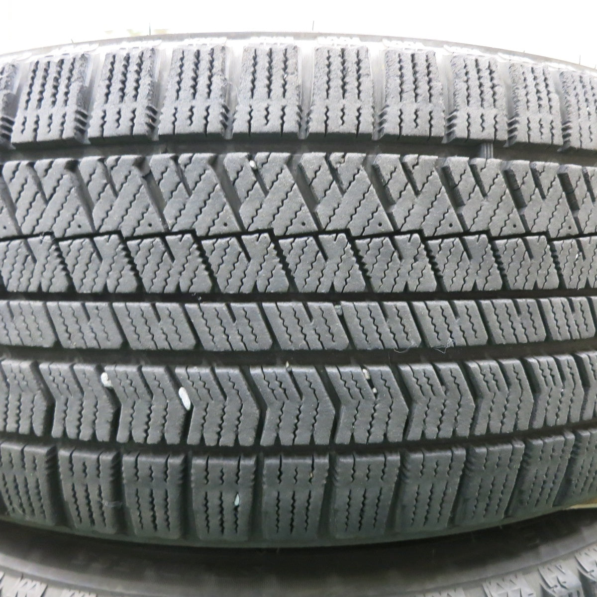 *送料無料* センサー付★レクサス ES300h Fスポーツ 純正 235/40R19 スタッドレス ブリヂストン ブリザック VRX2 19インチ PCD114.3/5H★4051102NJス