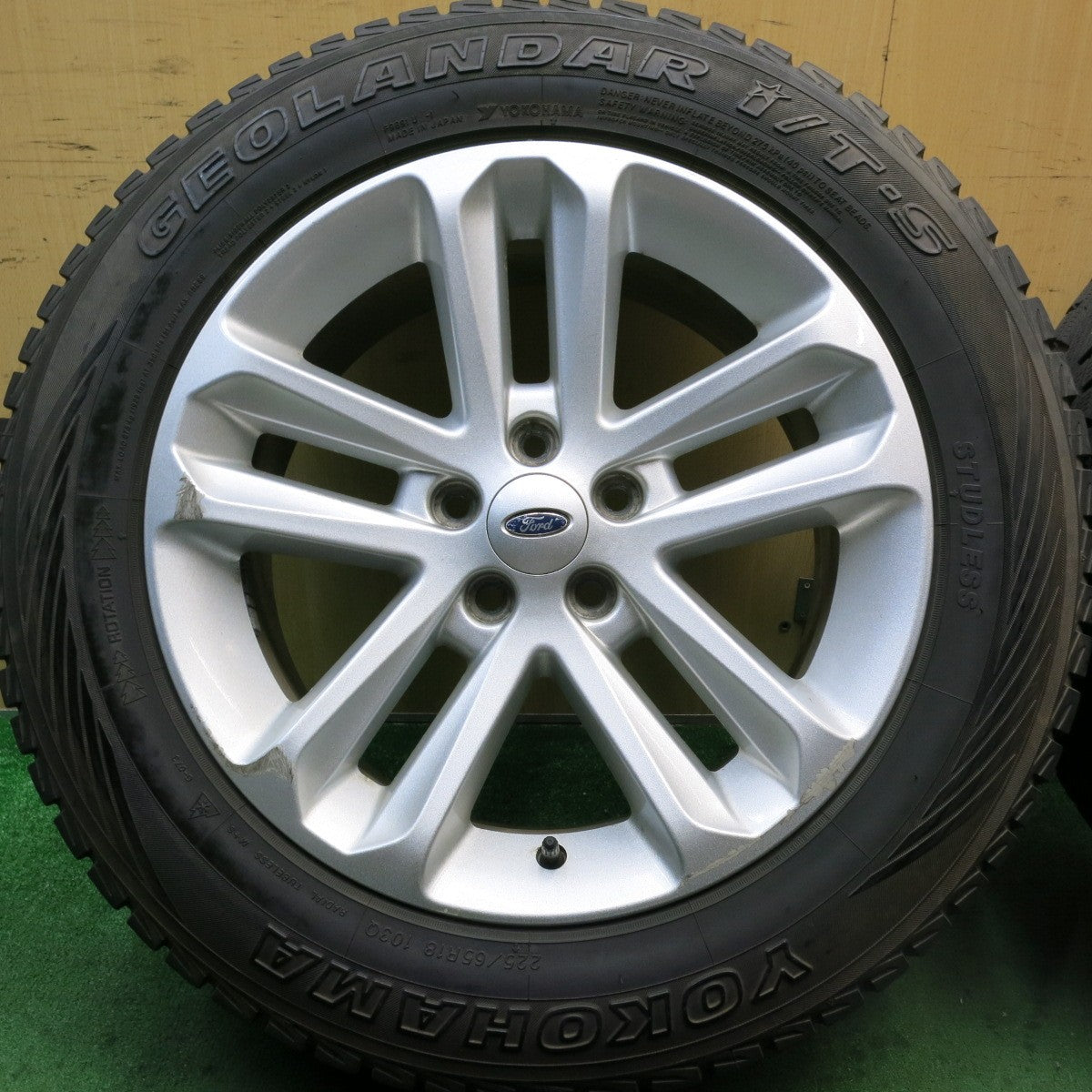 バリ溝！9.5分★Ford フォード エクスプローラー XLT 純正 225/65R18 スタッドレス ヨコハマ ジオランダー i/T-S 18インチ PCD114.3/5H★5081601HAス