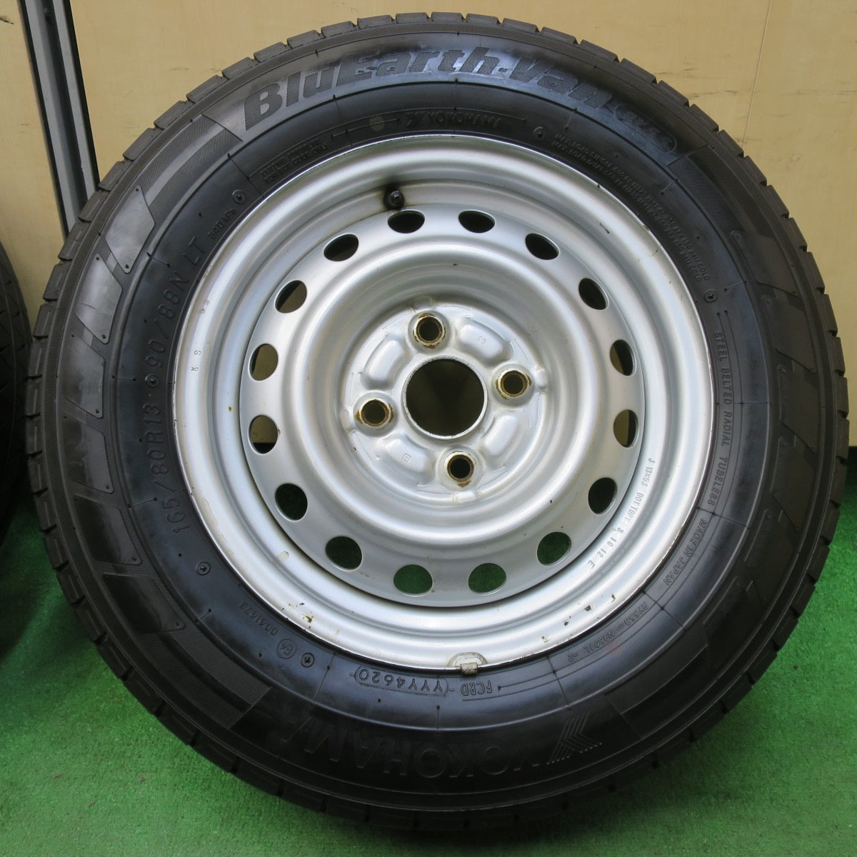 [送料無料] バリ溝！20年！9分★165/80R13 90/88N ヨコハマ BluEarth-Van RY55 スチール 13インチ PCD100/4H★4111103イノ