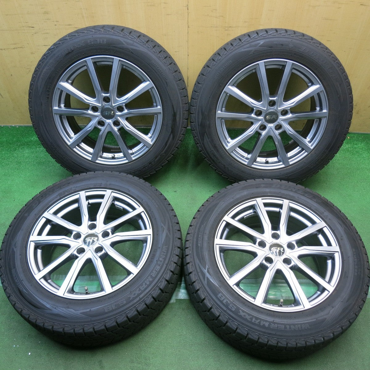 バリ溝！22年！キレイ！9.5分◎スタッドレス 225/60R17 ダンロップ ウインターマックス SJ8 SJ8+ STRANGER ストレンジャー 17インチ PCD114.3/5H◎6101108HAス