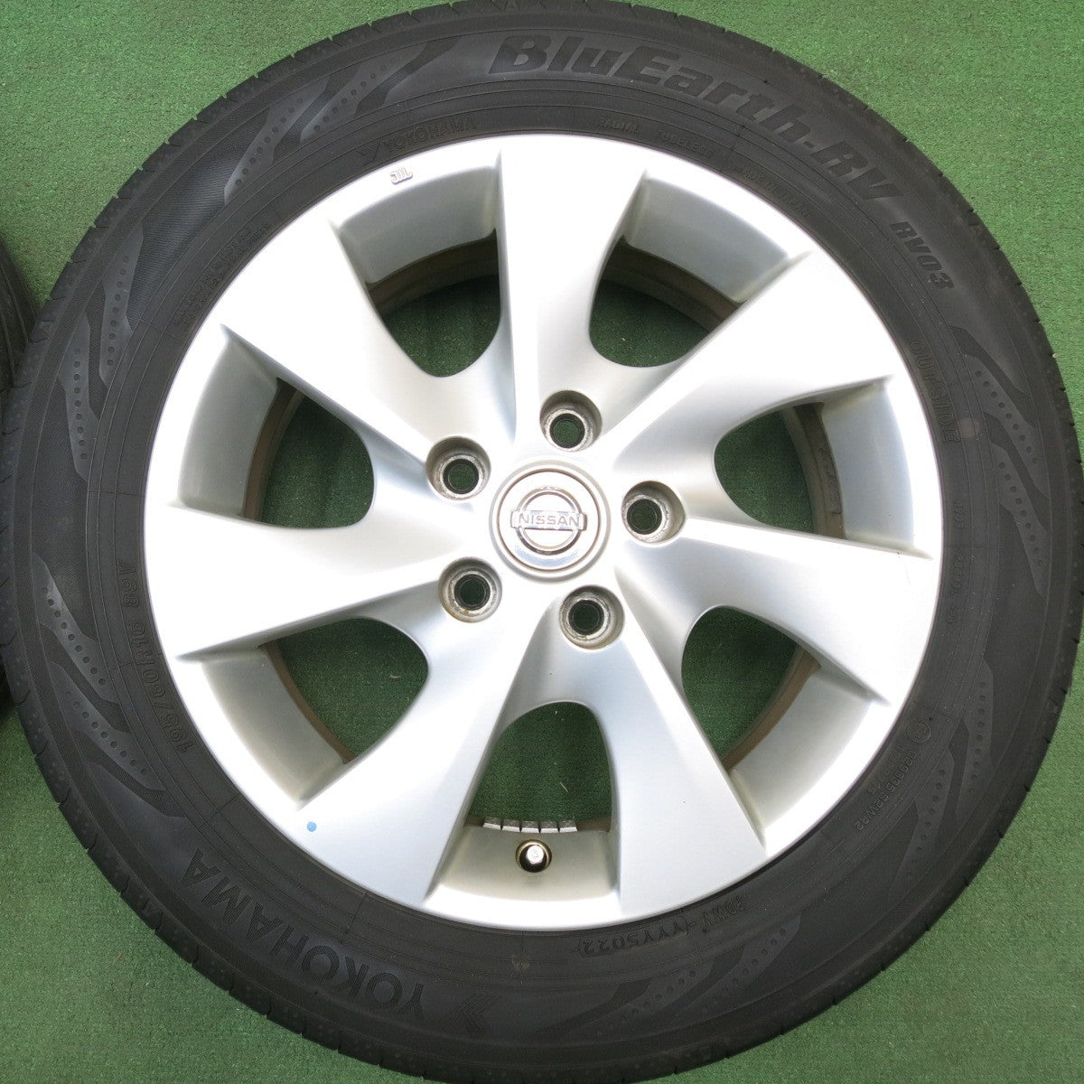 バリ溝！22年！9分★日産 C26 セレナ 純正 195/60R16 ヨコハマ BluEarth-RV RV03 ブルーアース 16インチ PCD114.3/5H★6022302HAノ
