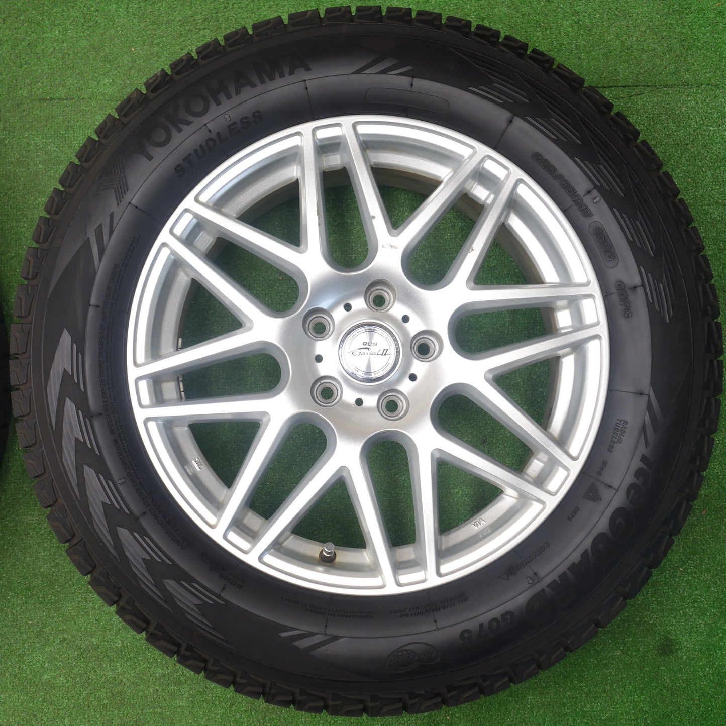 バリ溝！キレイ！9.5分★スタッドレス 225/65R17 ヨコハマ アイスガード G075 D.O.S. GaviaLⅡ DOS 17インチ PCD114.3/5H★6022001KTス