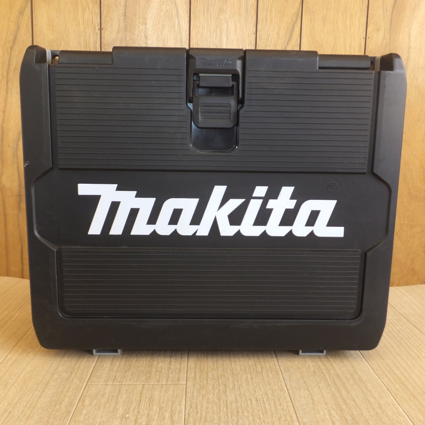 [送料無料] ★マキタ makita 充電式インパクトドライバ TD145D　バッテリ BL1830　急速充電器 DC18RF　セット★
