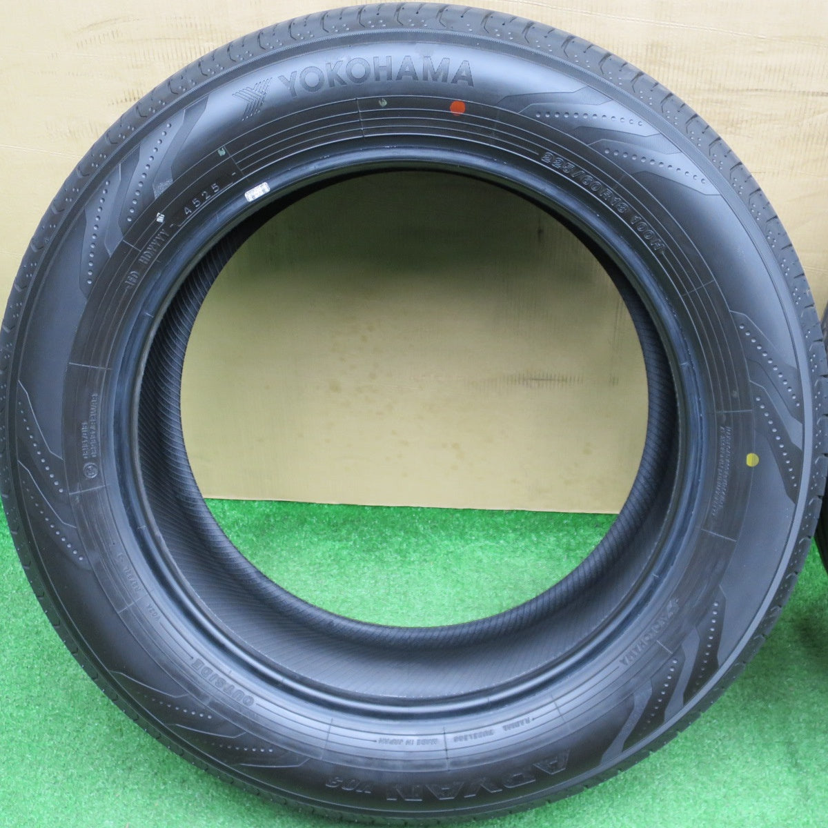 バリ溝！25年！9.5分★225/60R18 ヨコハマ アドバン V03 タイヤ 18インチ 40系 アルファード ヴェルファイア 等★6012402NKノタ