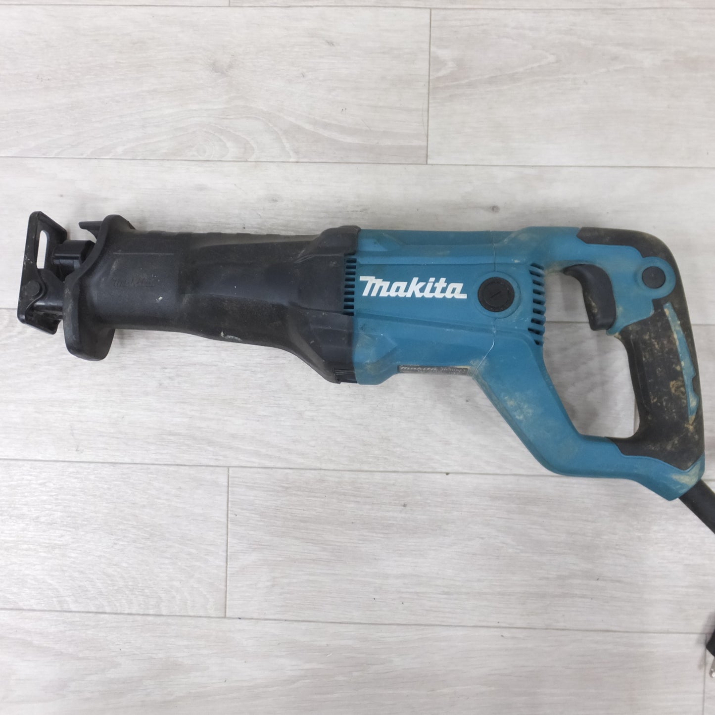 [送料無料] 付属品付き◆マキタ 100V レシプロソー JR3051T セーバソー セーバーソー 替刃 ケース 付き 切断機 電動 工具◆