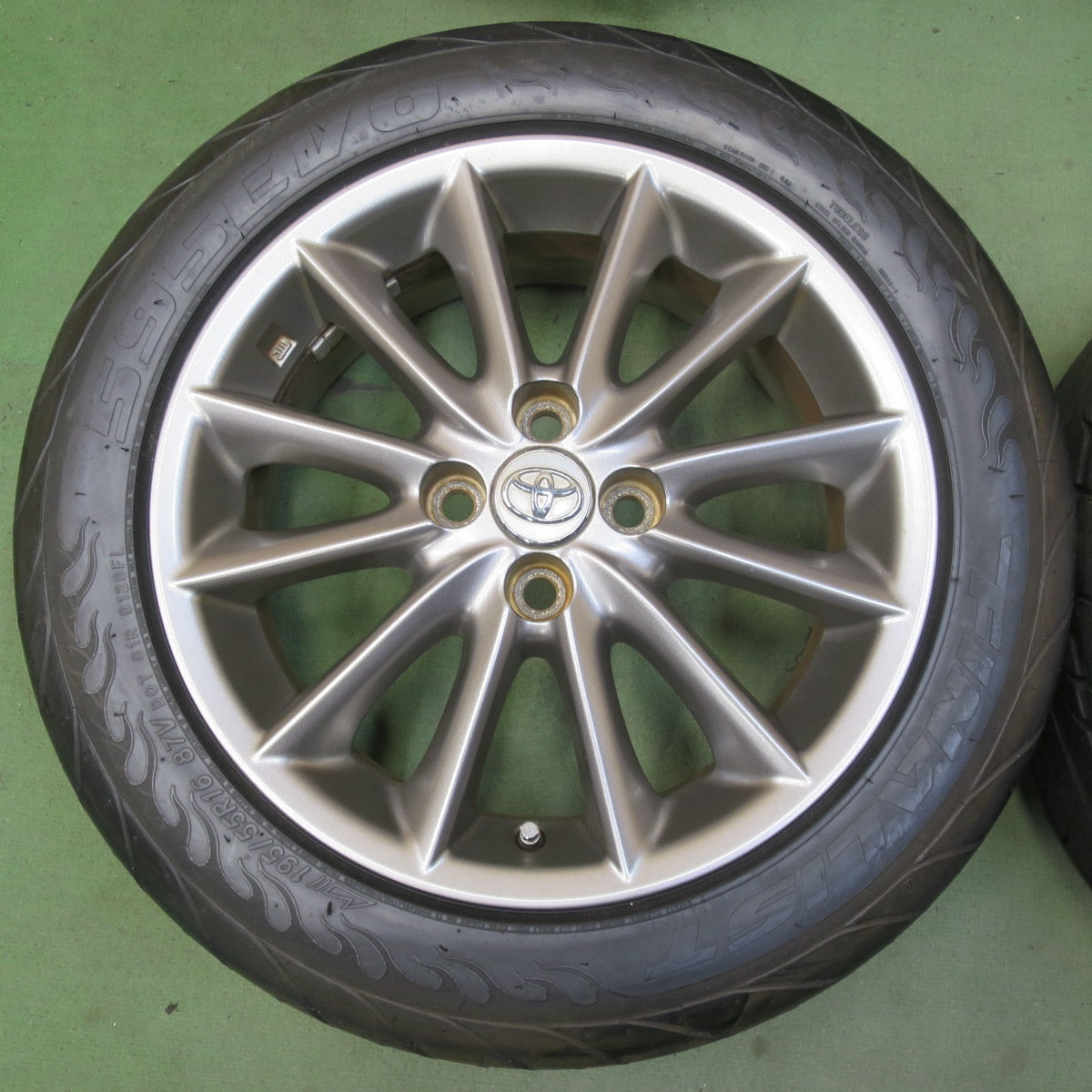 バリ溝！22年！キレイ！ほぼ10分◎トヨタ 140系 カローラ フィールダー 純正 195/55R16 ファイナリスト 595EVO 16インチ PCD100/4H◎6093008イノ