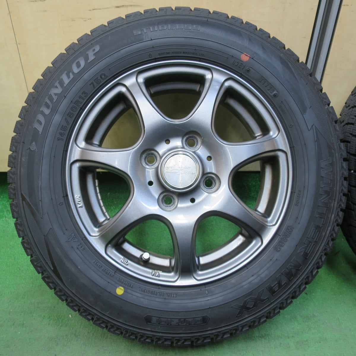 バリ溝！22年！9分★スタッドレス 145/80R13 ダンロップ ウインターマックス WM02 E sprine 13インチ PCD100/4H★5042608イス