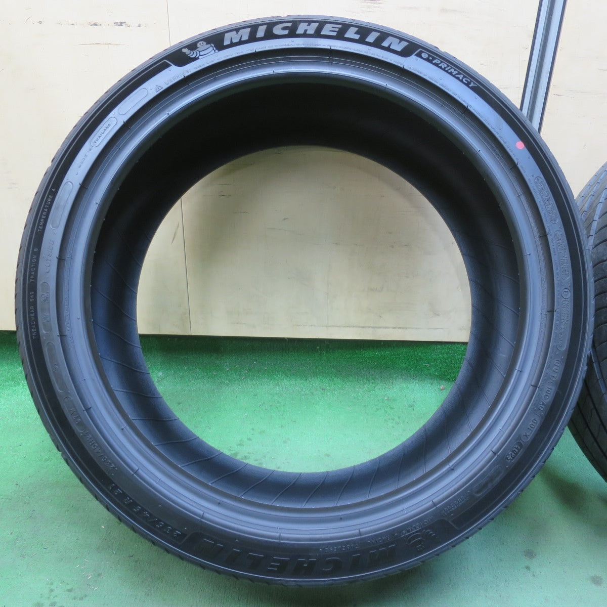 新車外し！25年★235/45R21 ミシュラン e・PRIMACY eプライマシー タイヤ 21インチ クラウン スポーツ 等★6012707イノタ