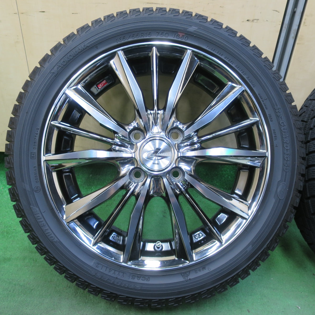 バリ溝！キレイ！9.5分★LEONIS VX 165/55R15 スタッドレス ヨコハマ アイスガード iG50 レオニス 15インチ 軽サイズ PCD100/4H★5090402イス