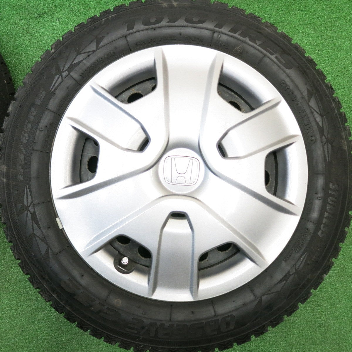 ほぼ未使用！21年！キレイ★ホンダ フリード フィット 等 純正 スチール 175/65R15 スタッドレス トーヨー オブザーブ GIZ2 15インチ PCD100/4H★5110610HAス