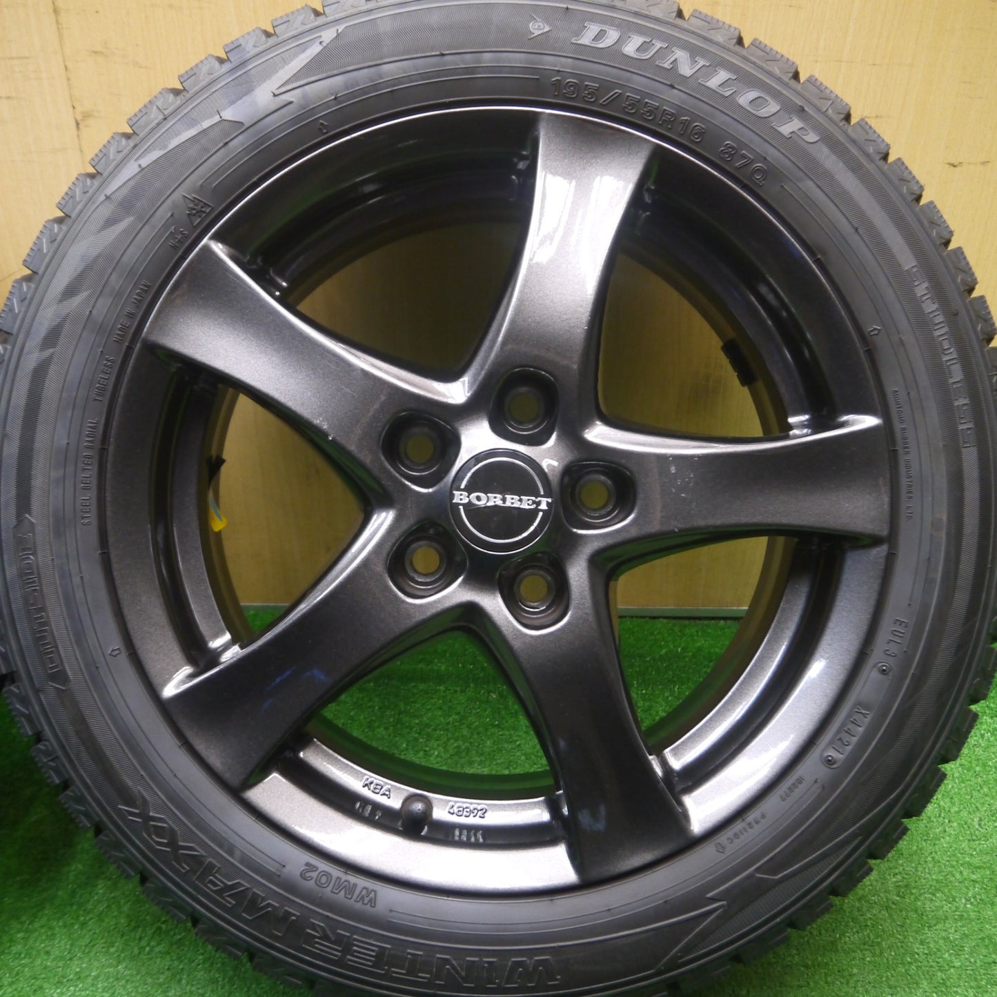 [送料無料] バリ溝！21年！ほぼ10分★BMW MINI等 BORBET タイプF 195/55R16 スタッドレス ダンロップ ウインターマックス WM02 ボルベット PCD112/5H★4102907Hス