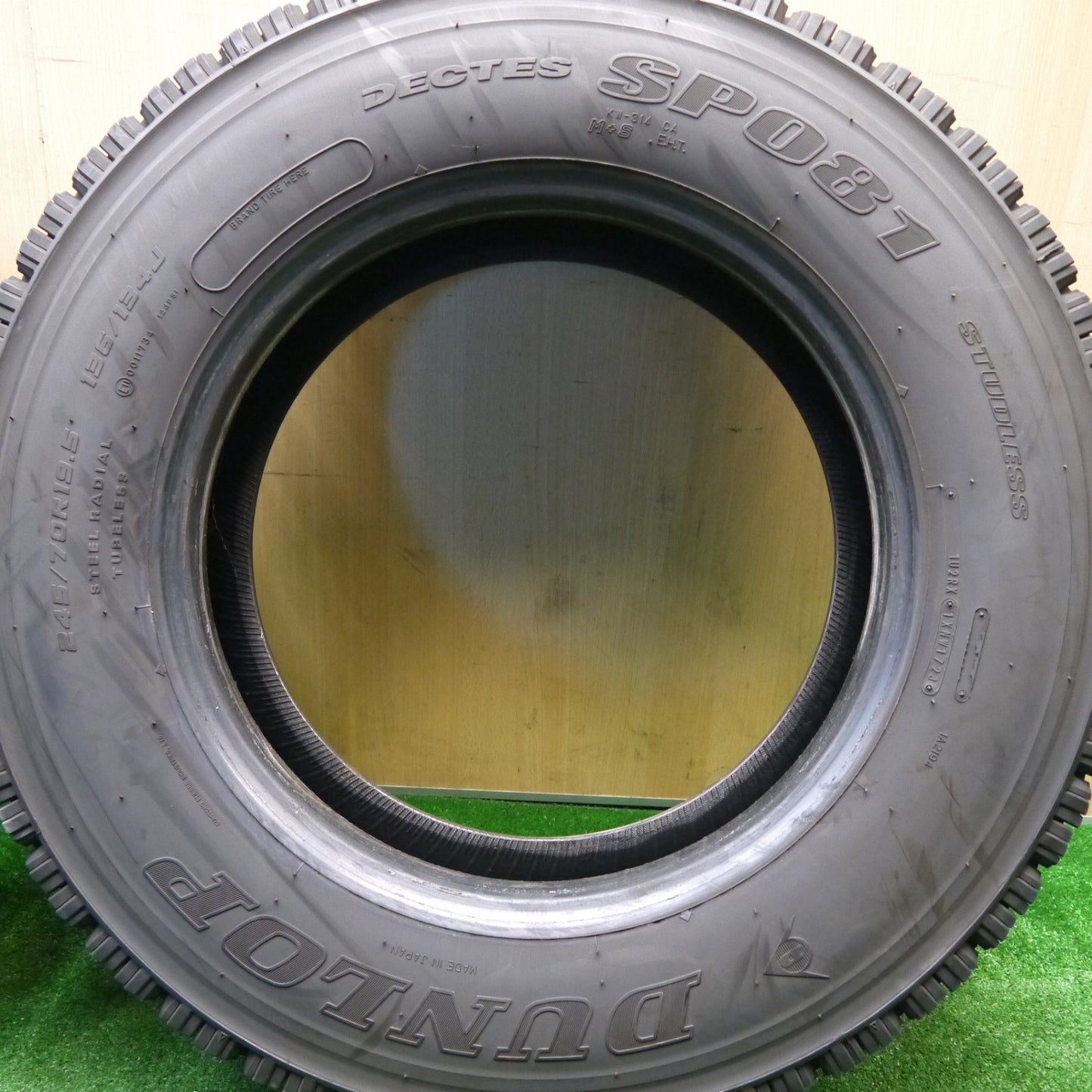 4本価格！23年★トラック タイヤ 245/70R19.5 136/134J スタッドレス ダンロップ デクテス SP081 19.5インチ★5111407Hスタ