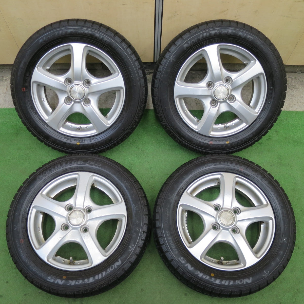 バリ溝！24年！ほぼ10分★スタッドレス 155/65R13 オートバックス ノーストレック N5 HAYANO ハヤノ 13インチ PCD100/4H★6042702TTス