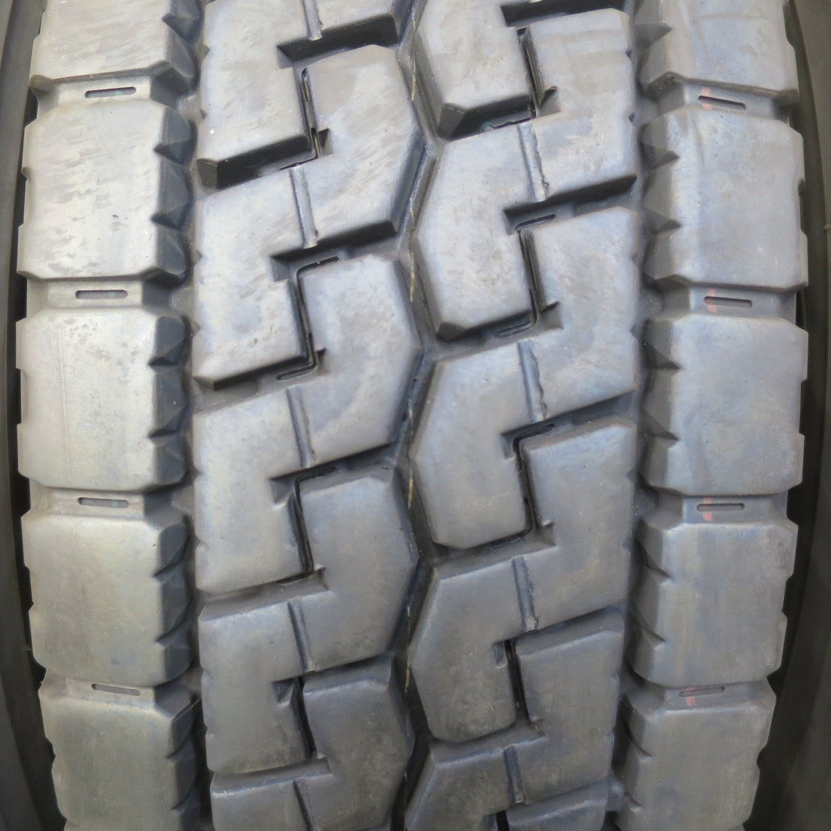 バリ溝！24年！9分★トラック 高荷重 トレーラー 等 タイヤ 235/70R17.5 136/134J トーヨー M626 オールシーズン ミックス 17.5インチ★6072905イスタ