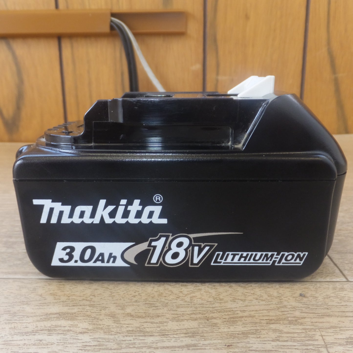 [送料無料] 美品★マキタ makita バッテリ BL1830B　DC18V 3.0Ah 54Wh　Li-ion 20(1)★