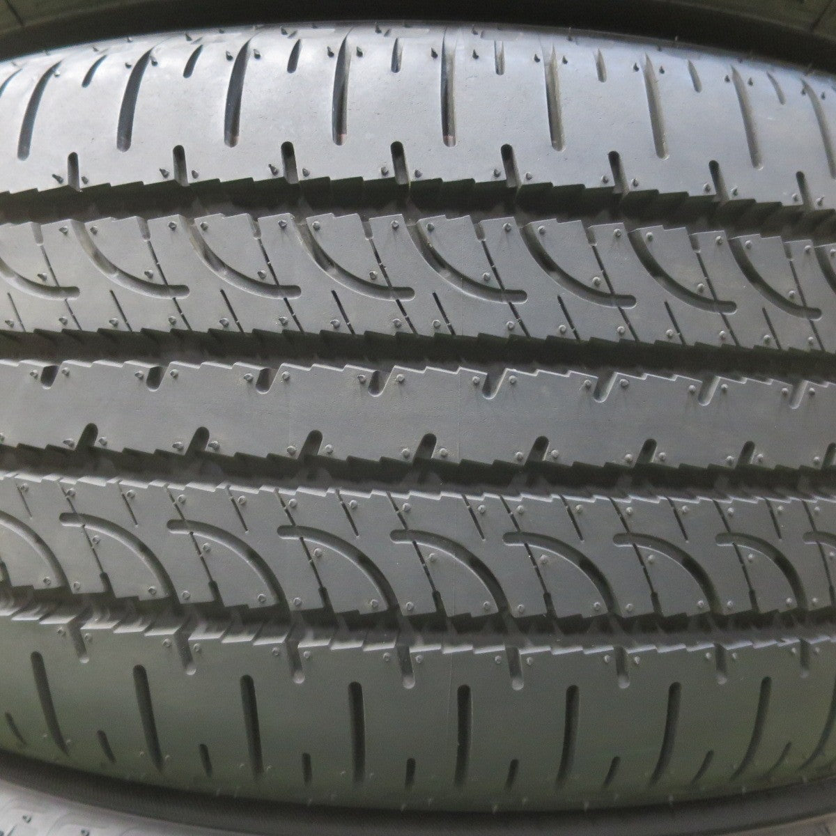 新車外し！26年★225/55R18 ヨコハマ ジオランダー SUV G055 G055E タイヤ 18インチ フォレスター デリカ D:5 エルグランド 等★6041509イノタ