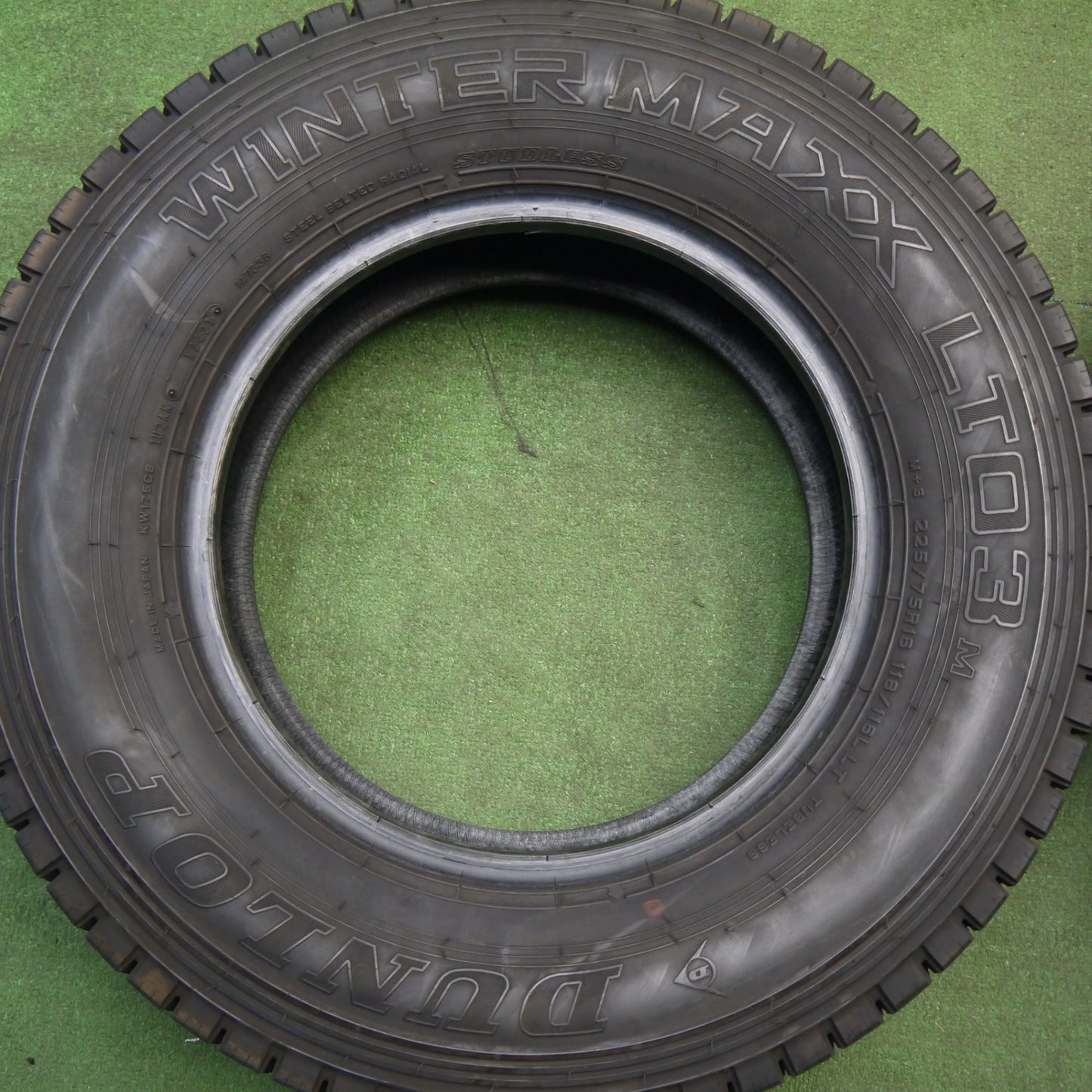 バリ溝！9.5分★スタッドレス 225/75R16 118/116L ダンロップ ウインターマックス LT03 タイヤ 16インチ 小型 トラック バス フィアット デュカト 等★6021805Hノタ