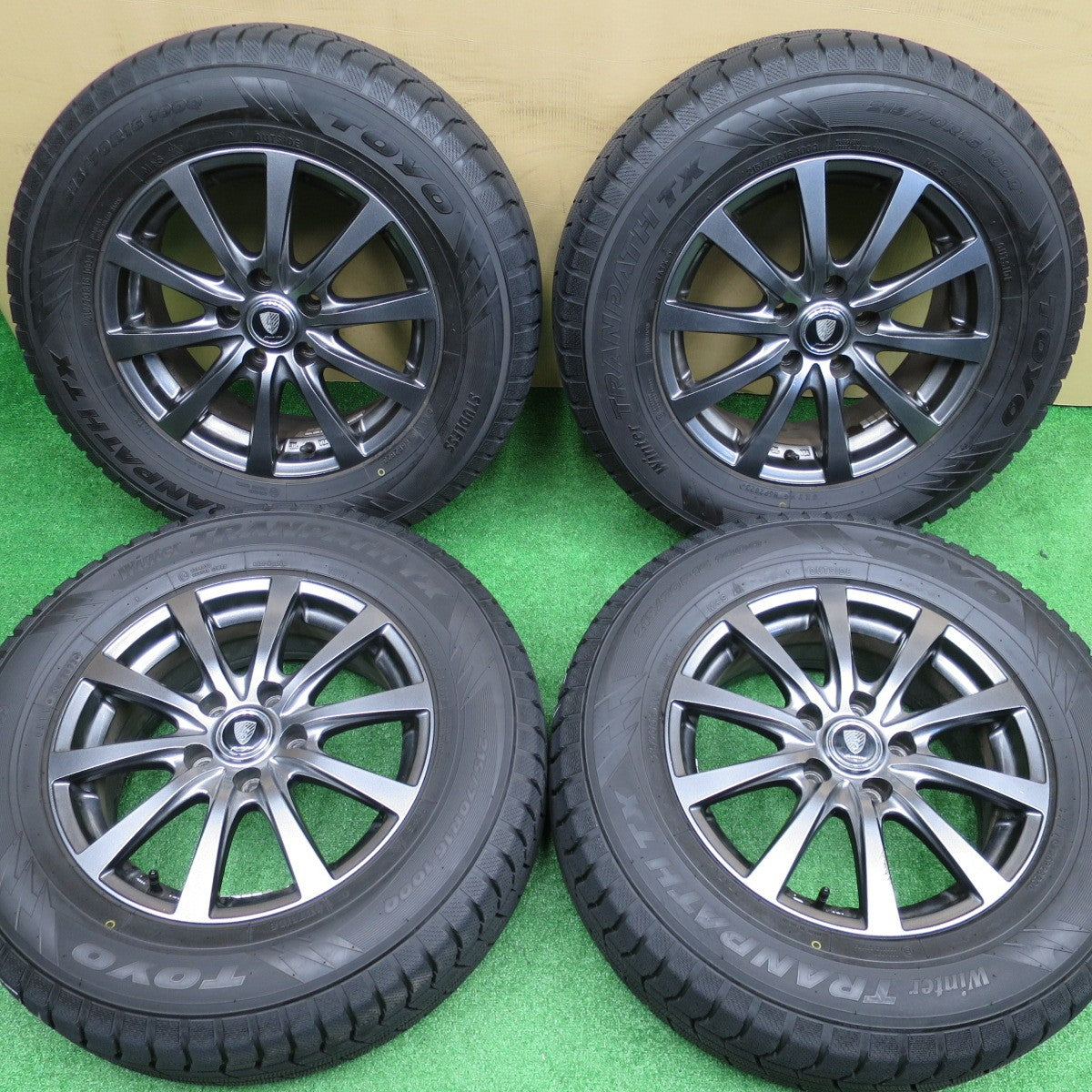 バリ溝！23年！キレイ！9.5分★スタッドレス 215/70R16 トーヨー ウインター トランパス TX MANARAY SPORT マナレイ スポーツ 16インチ PCD114.3/5H★5121003NKス