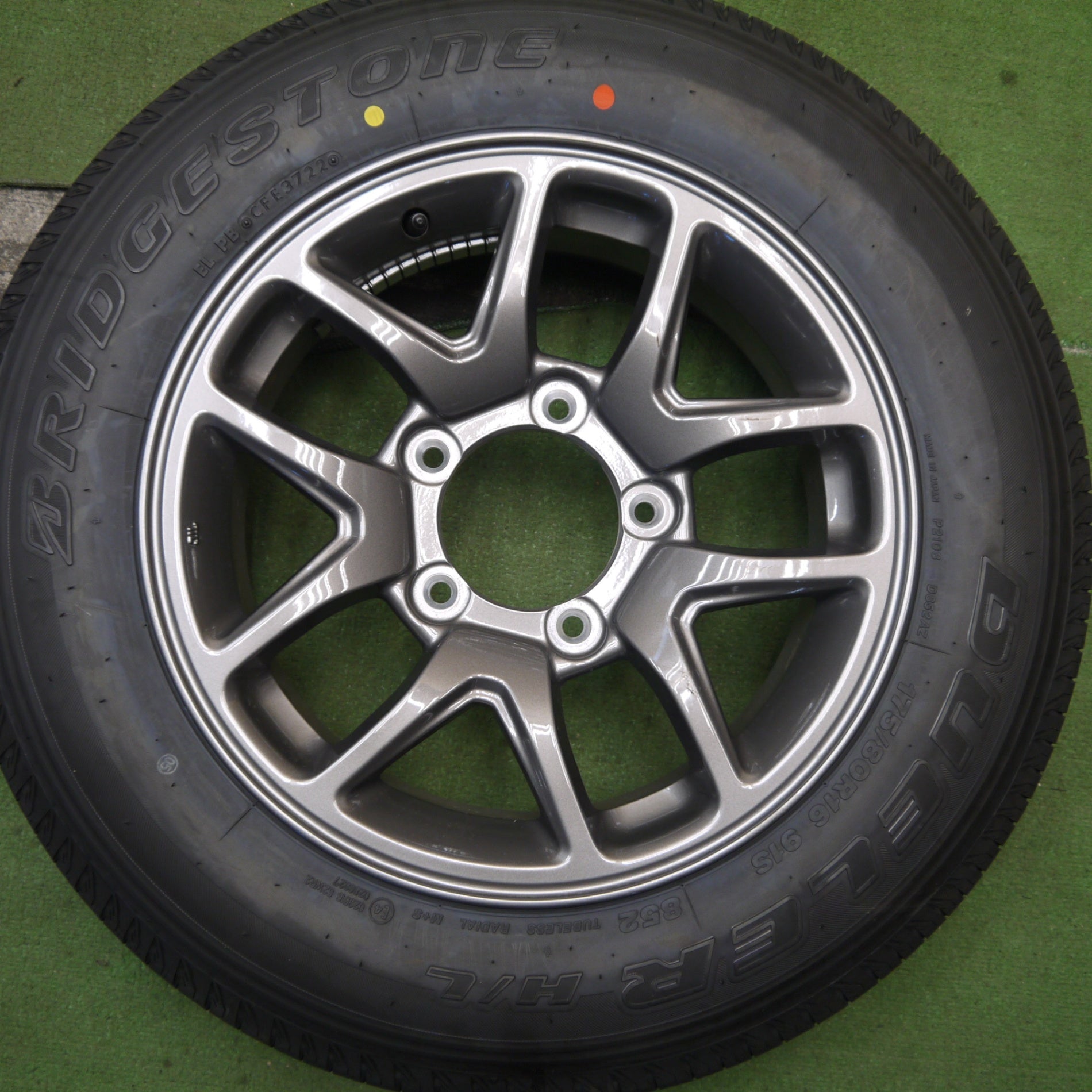 新車外し！22年☆スズキ JB64 ジムニー 純正 175/80R16 ブリヂストン
