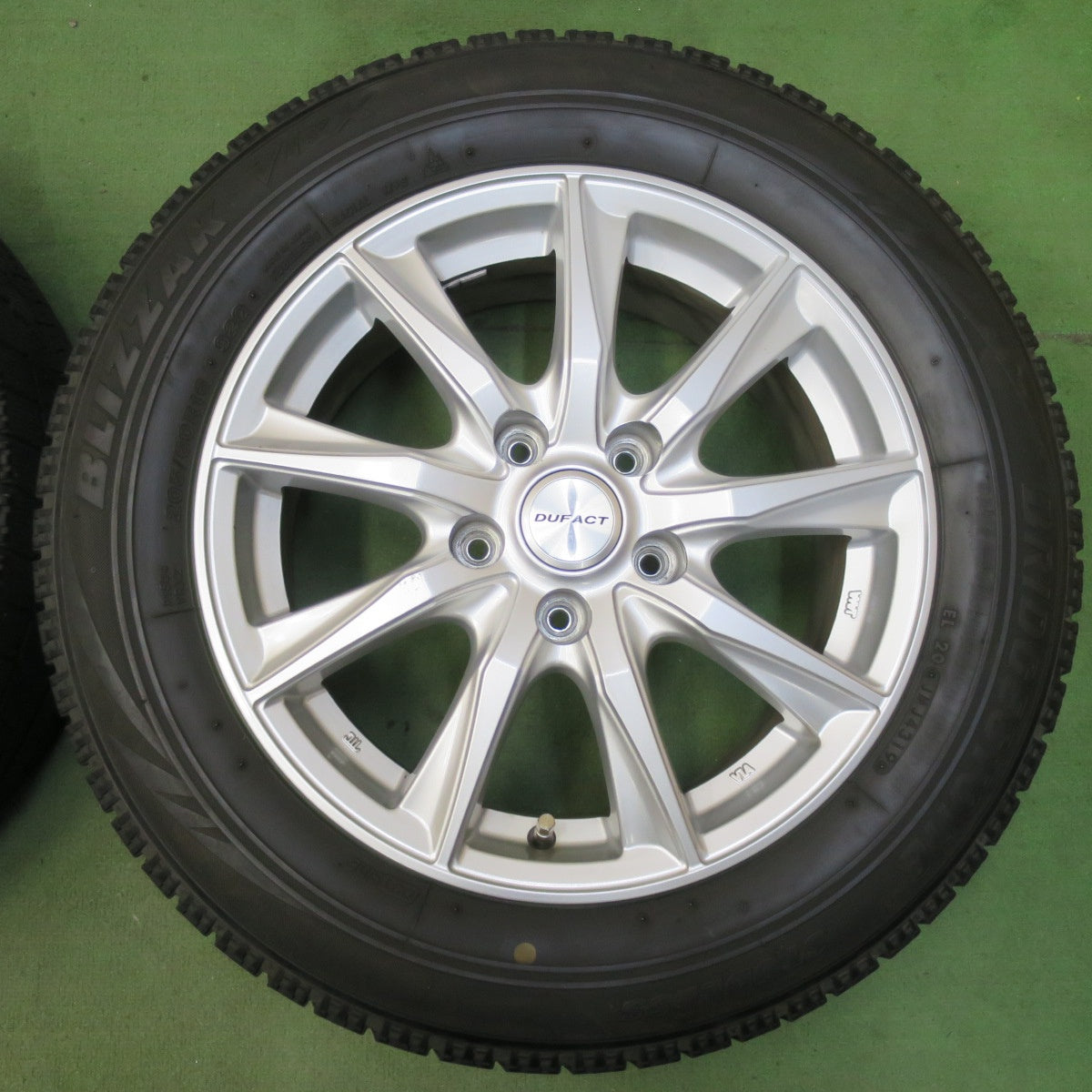 キレイ★スタッドレス 205/60R16 ブリヂストン ブリザック VRX DUFACT デュファクト 16インチ PCD114.3/5H★5112204イス
